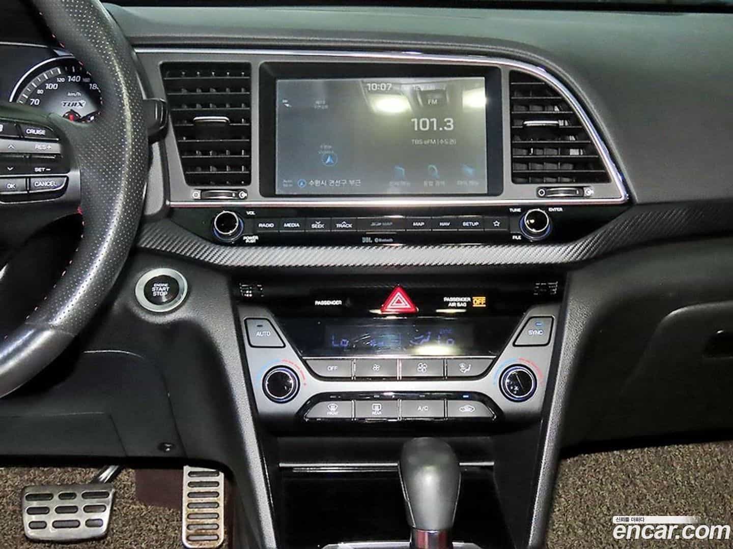 AVANTE Hyundai 2017.6-OPTION-015
