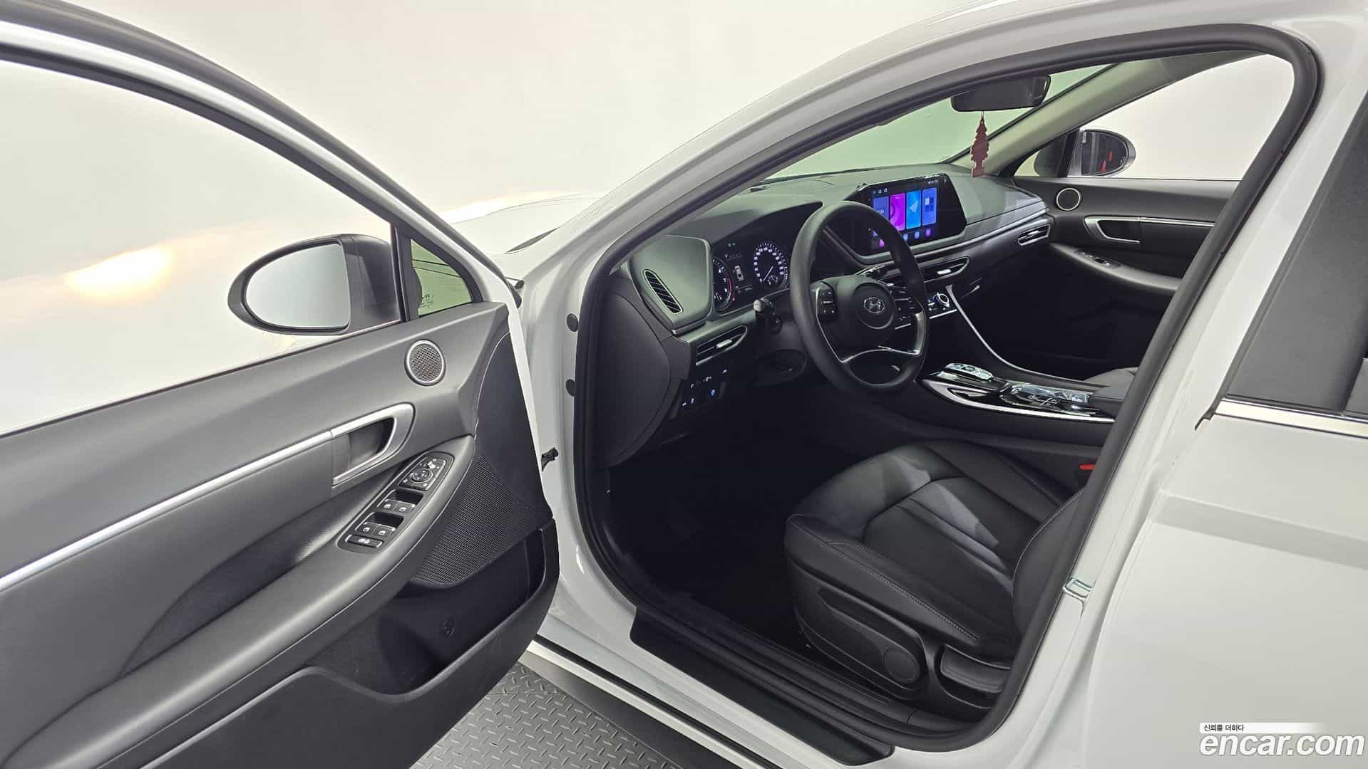 Sonata Hyundai 2022.2-INNER-010