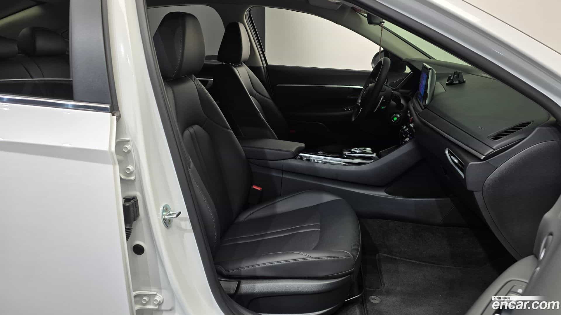 Sonata Hyundai 2022.2-INNER-036