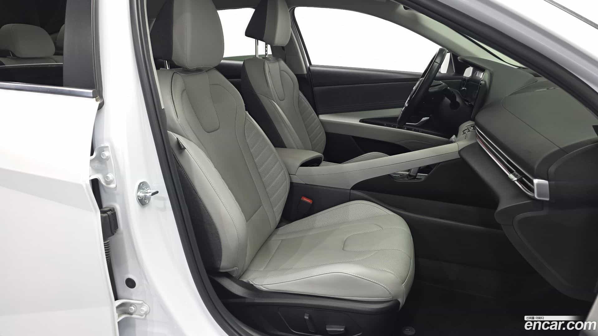 AVANTE Hyundai 2023.2-OPTION-016