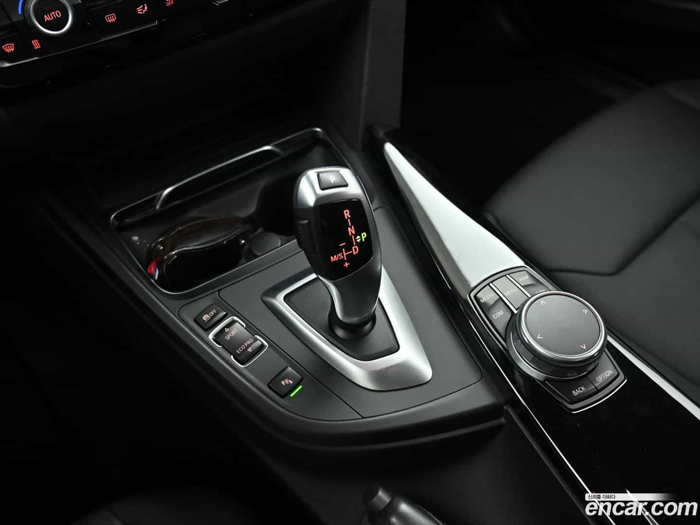 3-Series BMW 2018.1-INNER-009