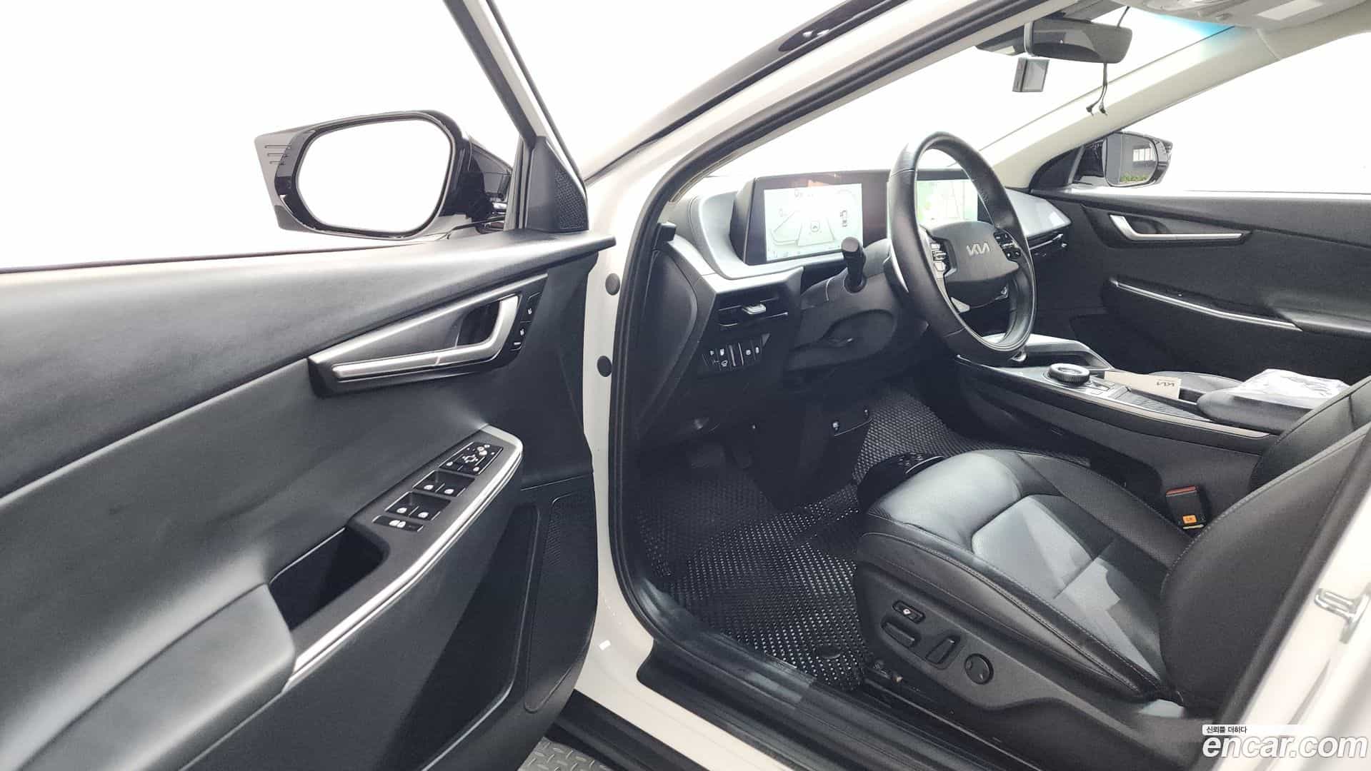 EV6 Kia 2023.2-INNER-010