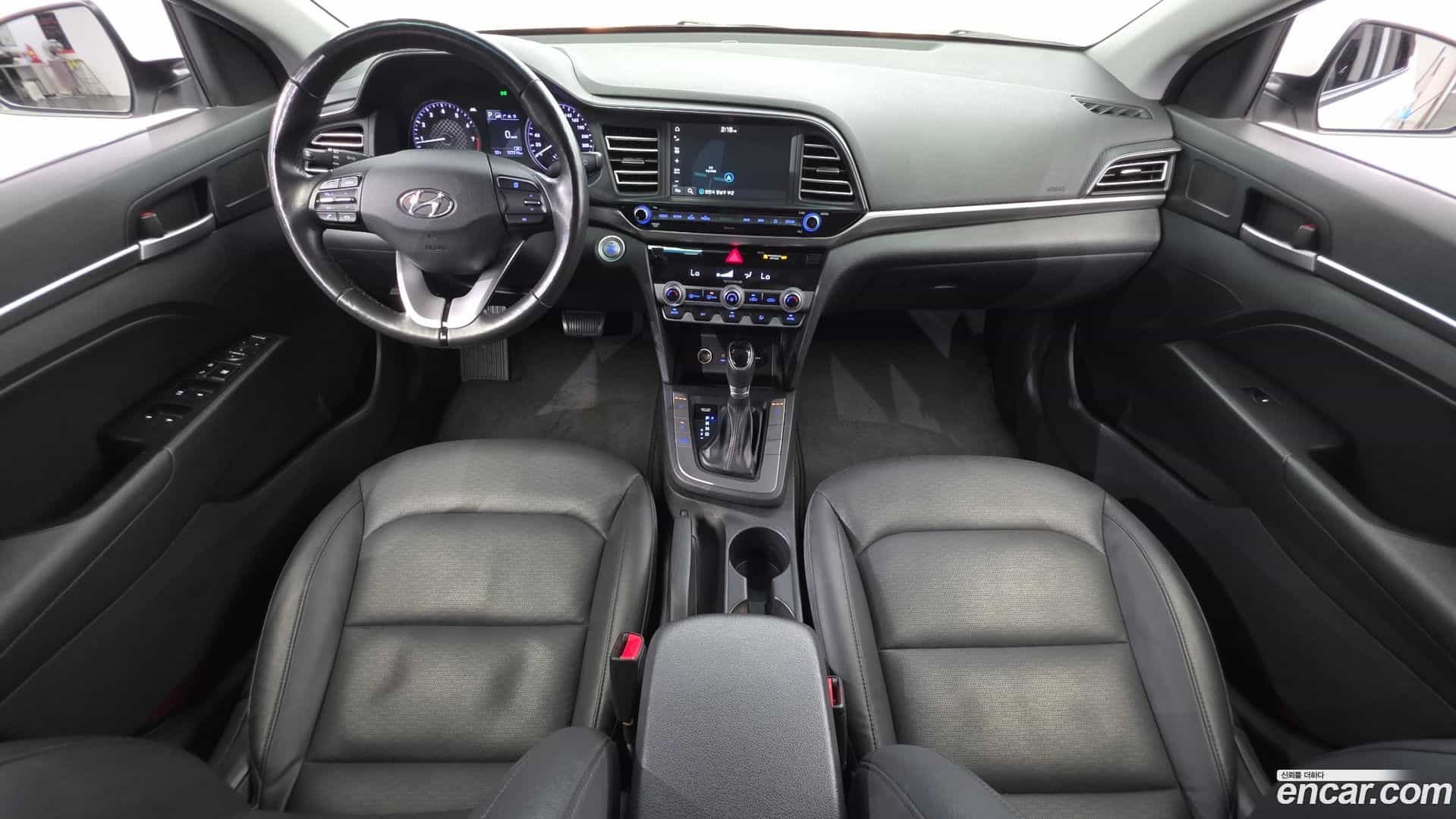 AVANTE Hyundai 2019.5-INNER-007
