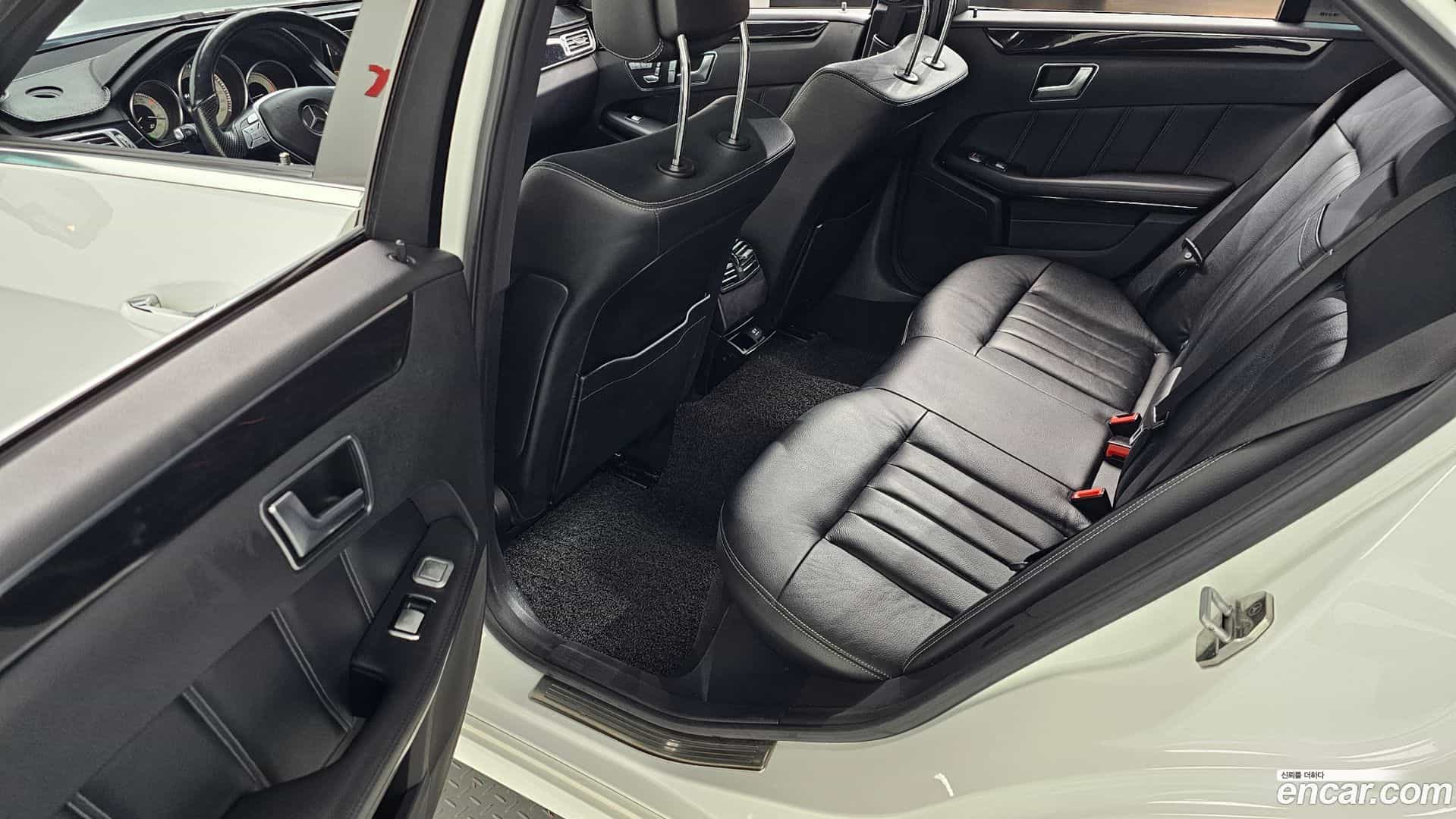 E-Class Mercedes-Benz 2015.5-OPTION-016