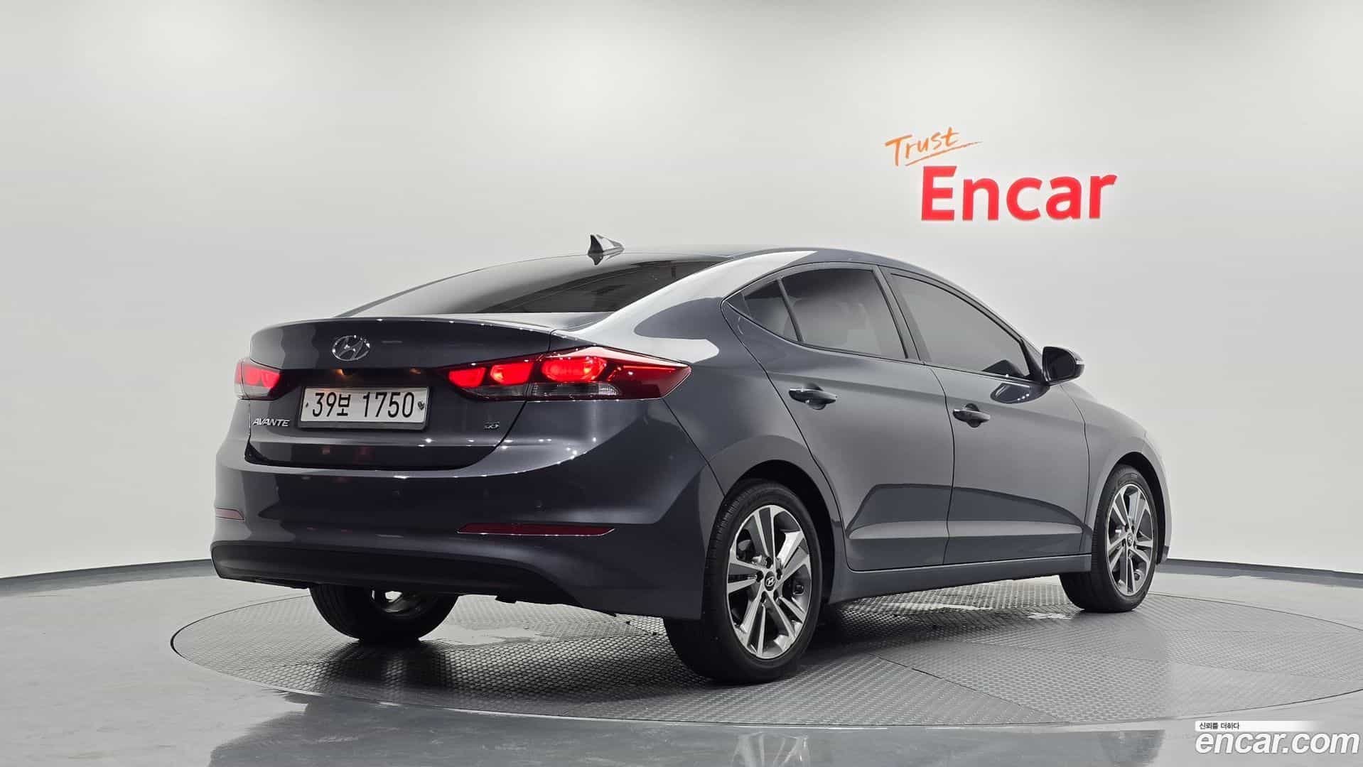 AVANTE Hyundai 2018.6-OUTER-002