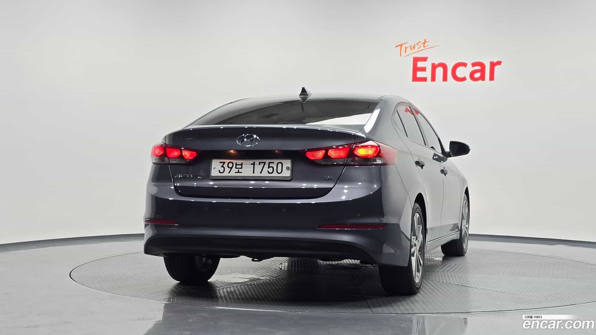 AVANTE Hyundai 2018.6-OUTER-004