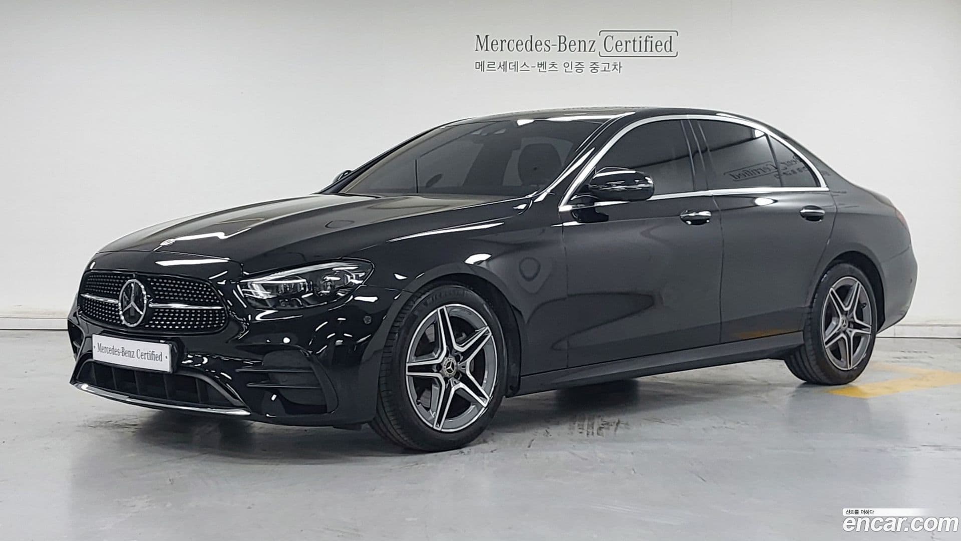 Main__Slider__Photo:E-Class Mercedes-Benz 2023.2-0