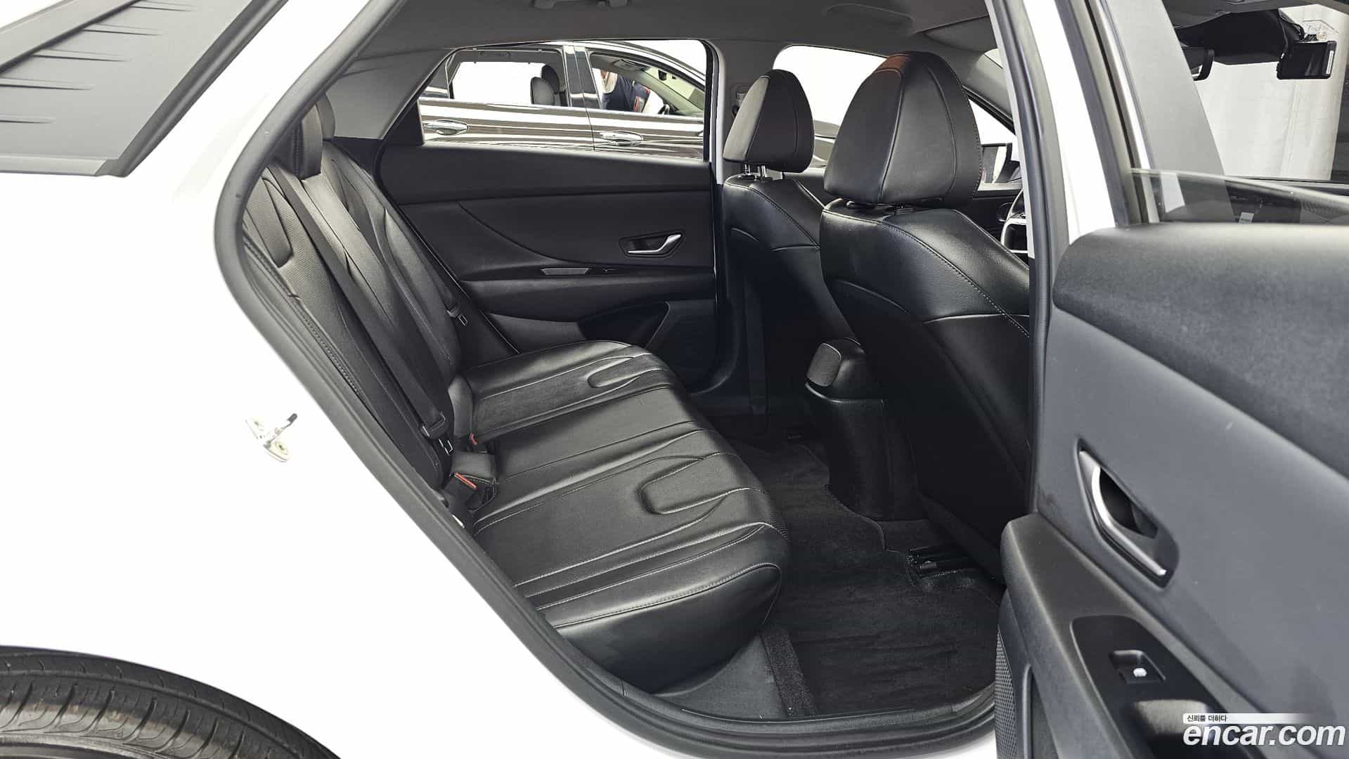 AVANTE Hyundai 2021.6-OPTION-016