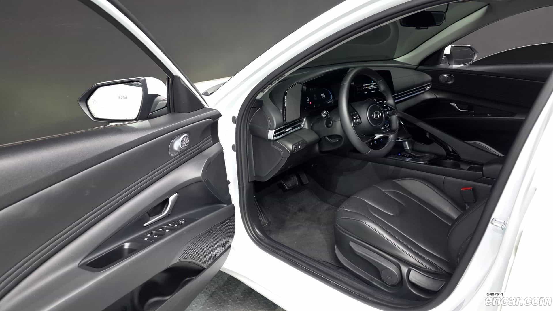 AVANTE Hyundai 2024.10-INNER-010