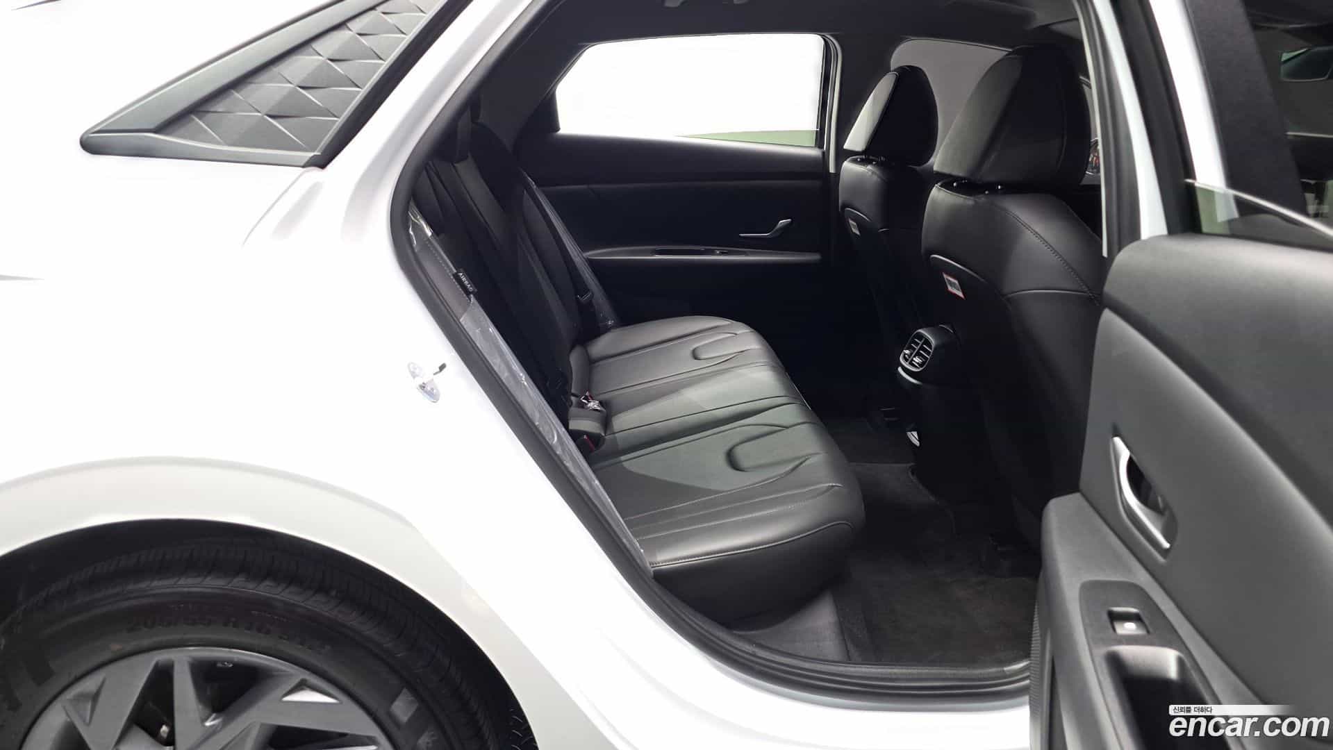 AVANTE Hyundai 2024.10-OPTION-015