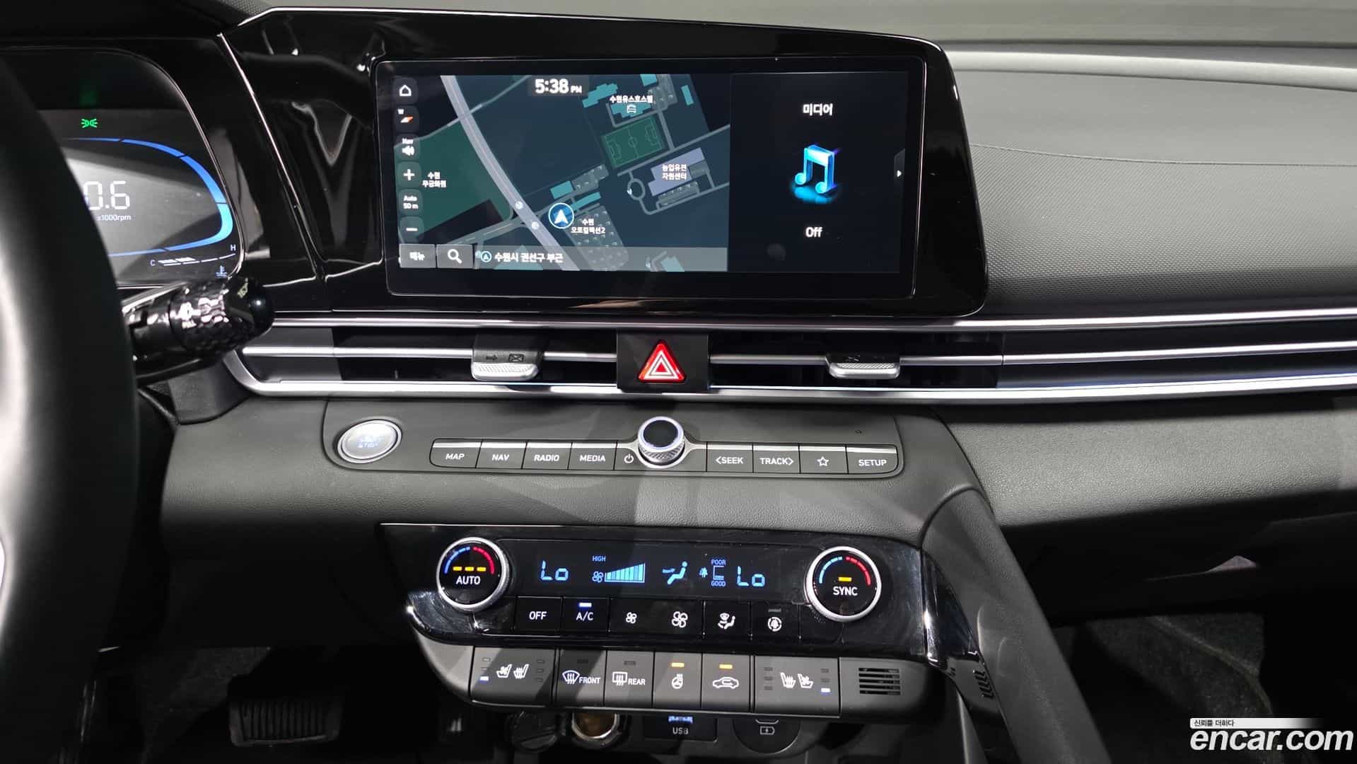 AVANTE Hyundai 2024.10-OPTION-017