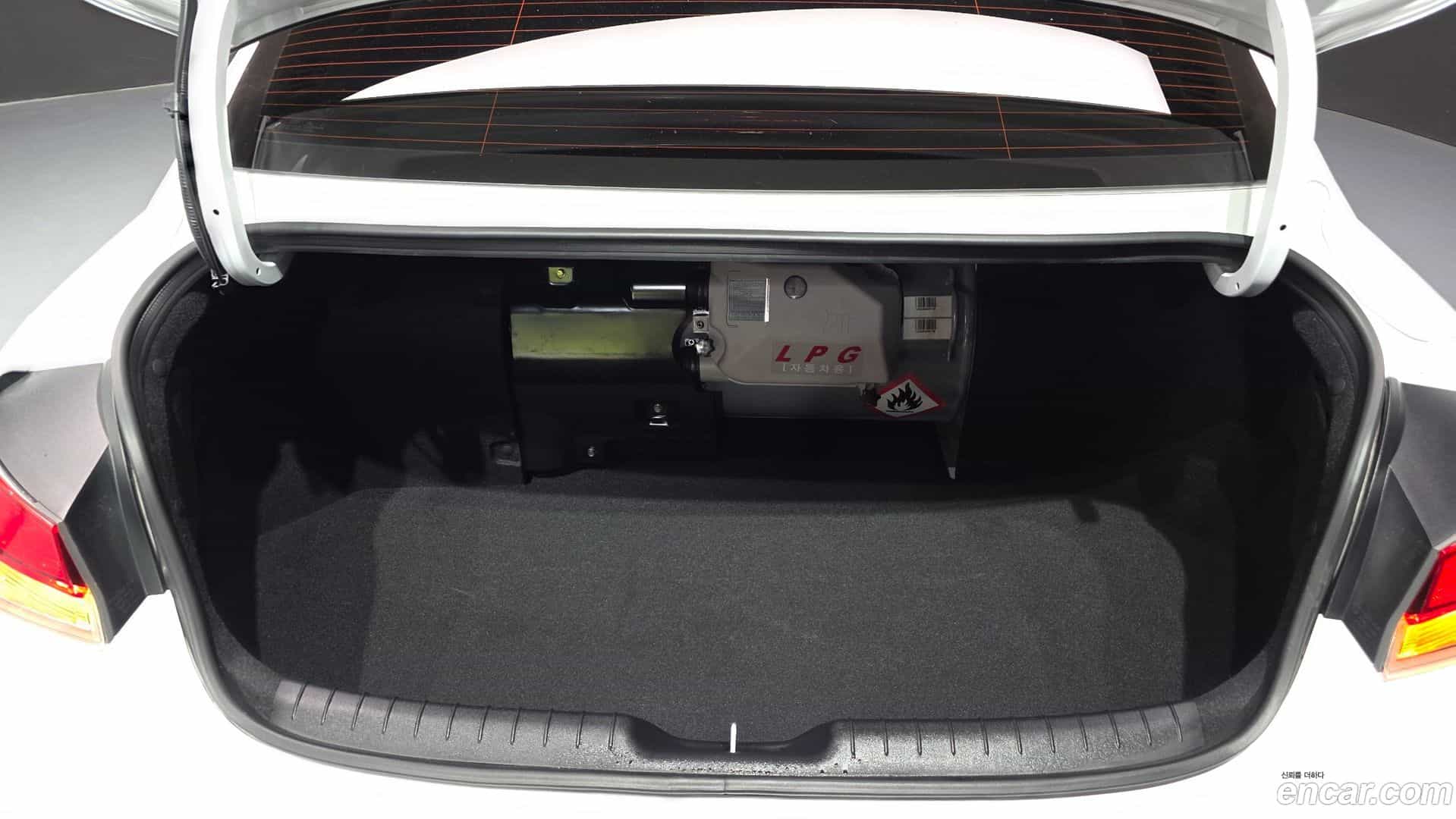 AVANTE Hyundai 2024.10-OPTION-020