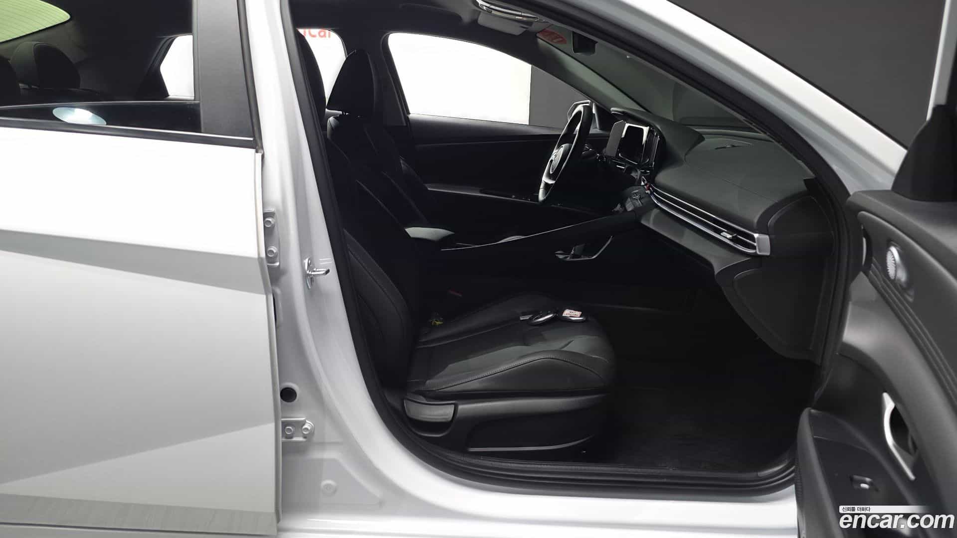 AVANTE Hyundai 2024.10-INNER-036