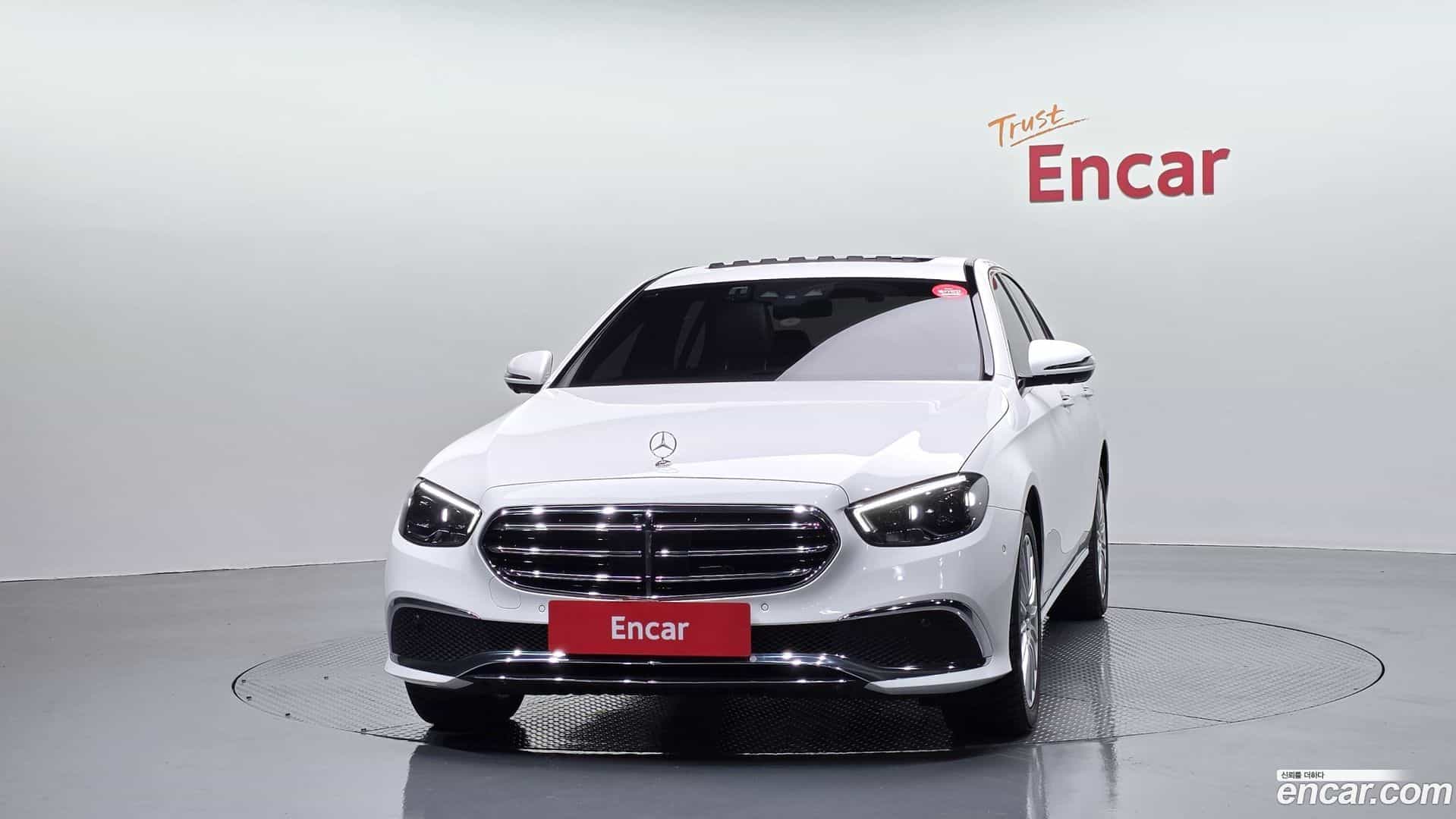 E-Class Mercedes-Benz 2023.8-OUTER-003