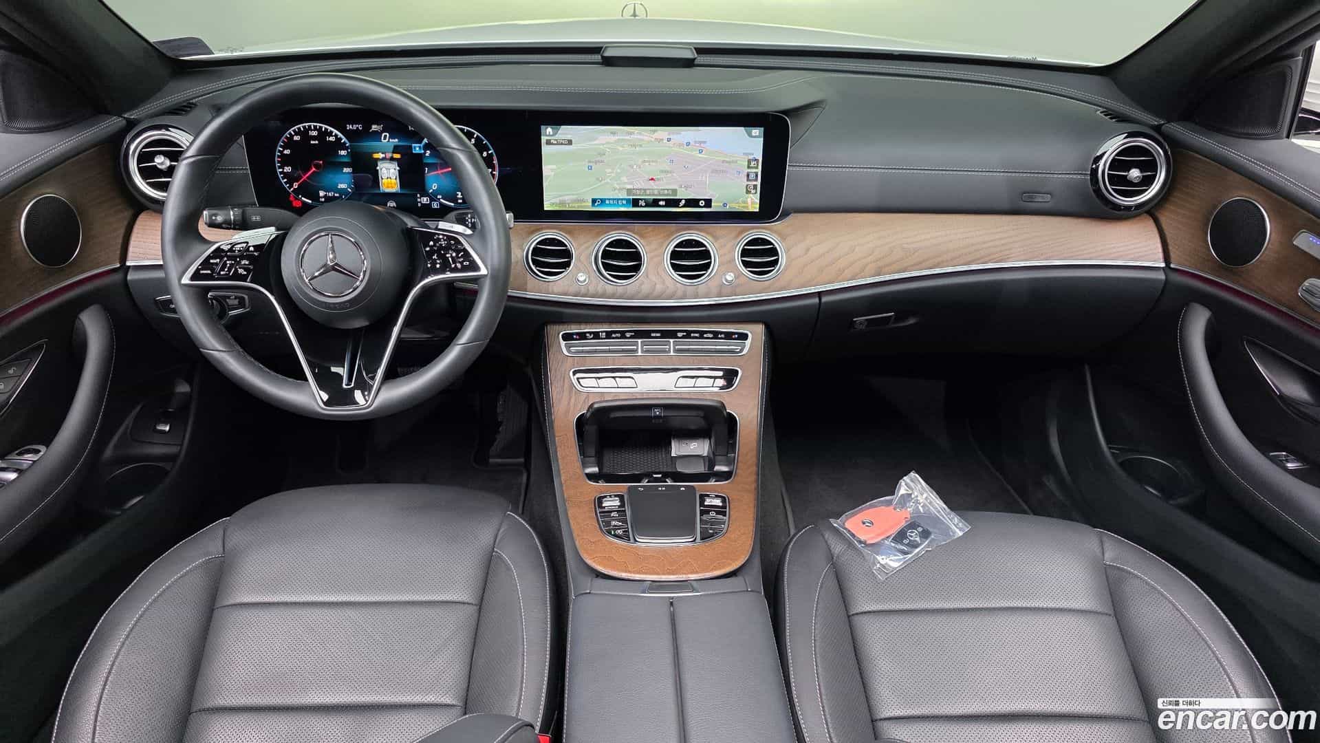 E-Class Mercedes-Benz 2023.8-INNER-007