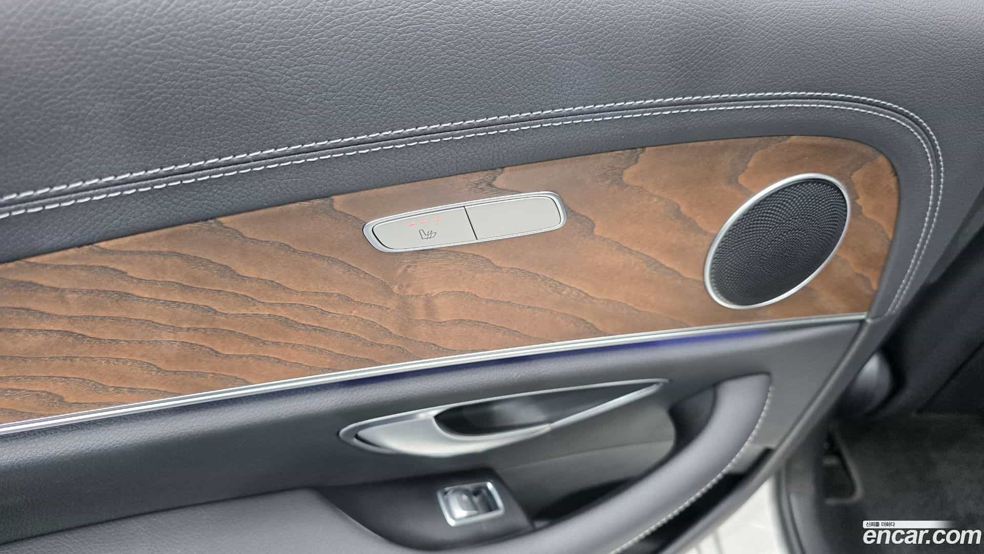 E-Class Mercedes-Benz 2023.8-OPTION-041