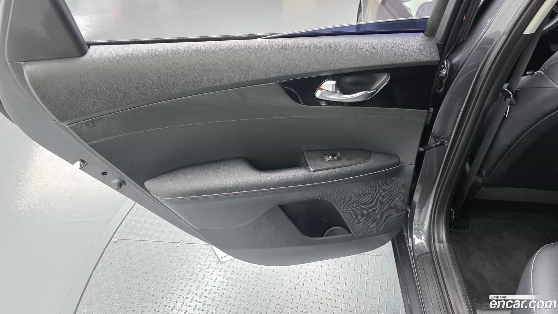 K3 Kia 2022.10-INNER-035