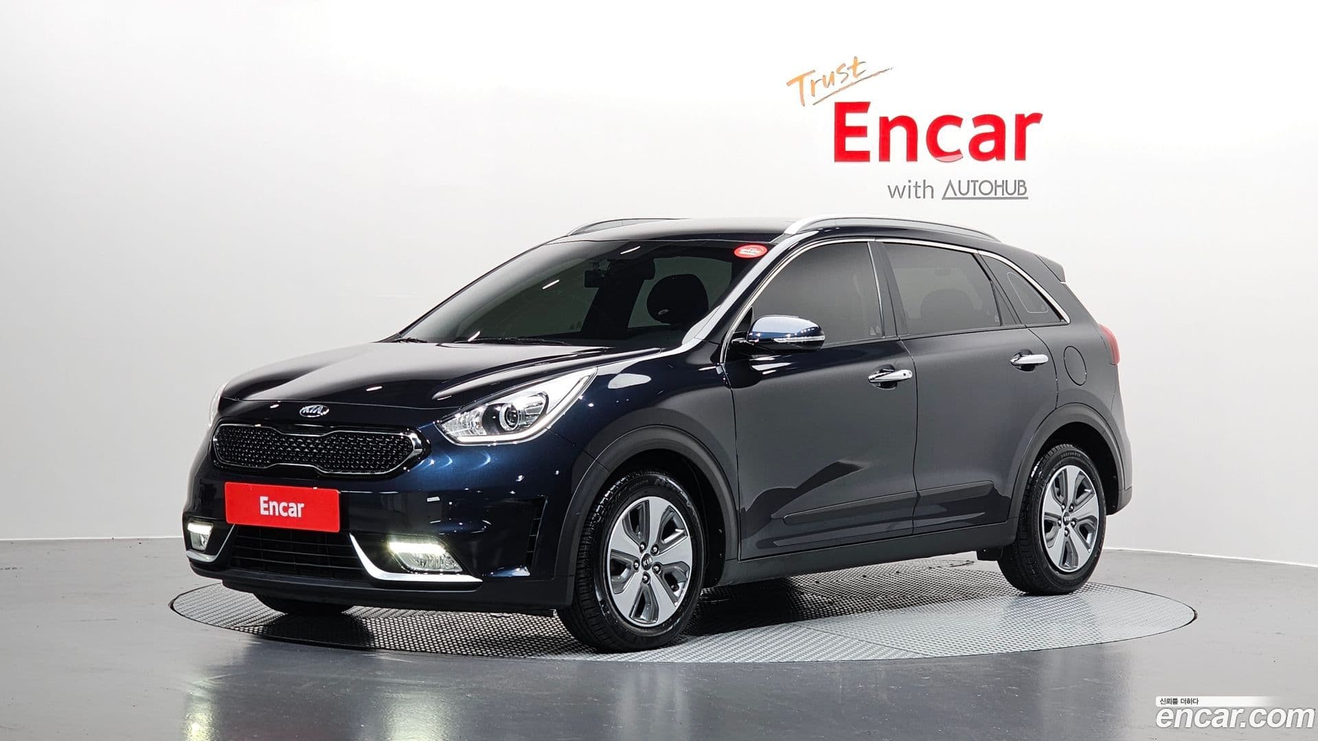Main__Slider__Photo:Niro Kia 2016.9-0