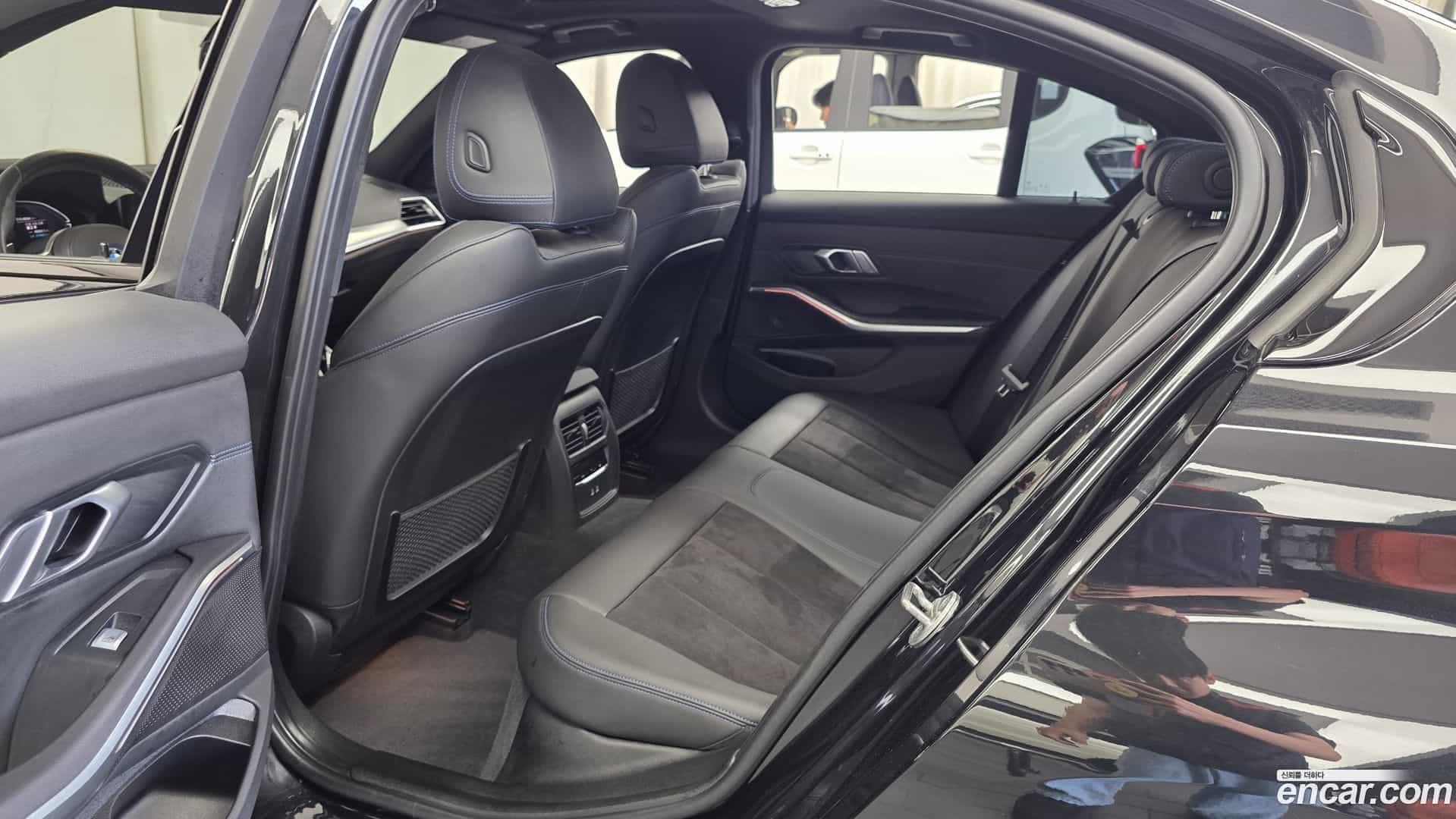 3-Series BMW 2022.3-INNER-036