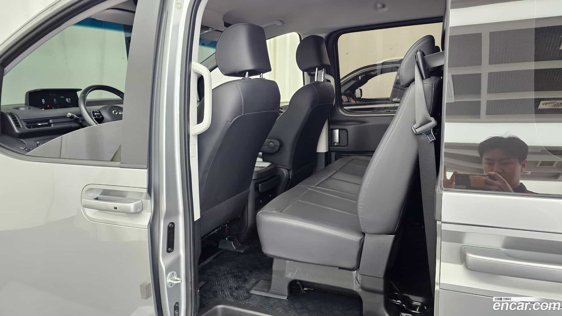 Staria Hyundai 2024.1-INNER-036