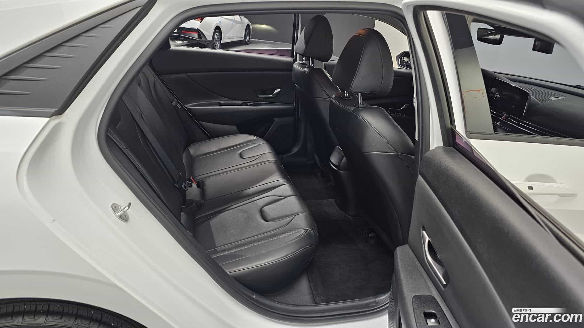 AVANTE Hyundai 2021.5-OPTION-015