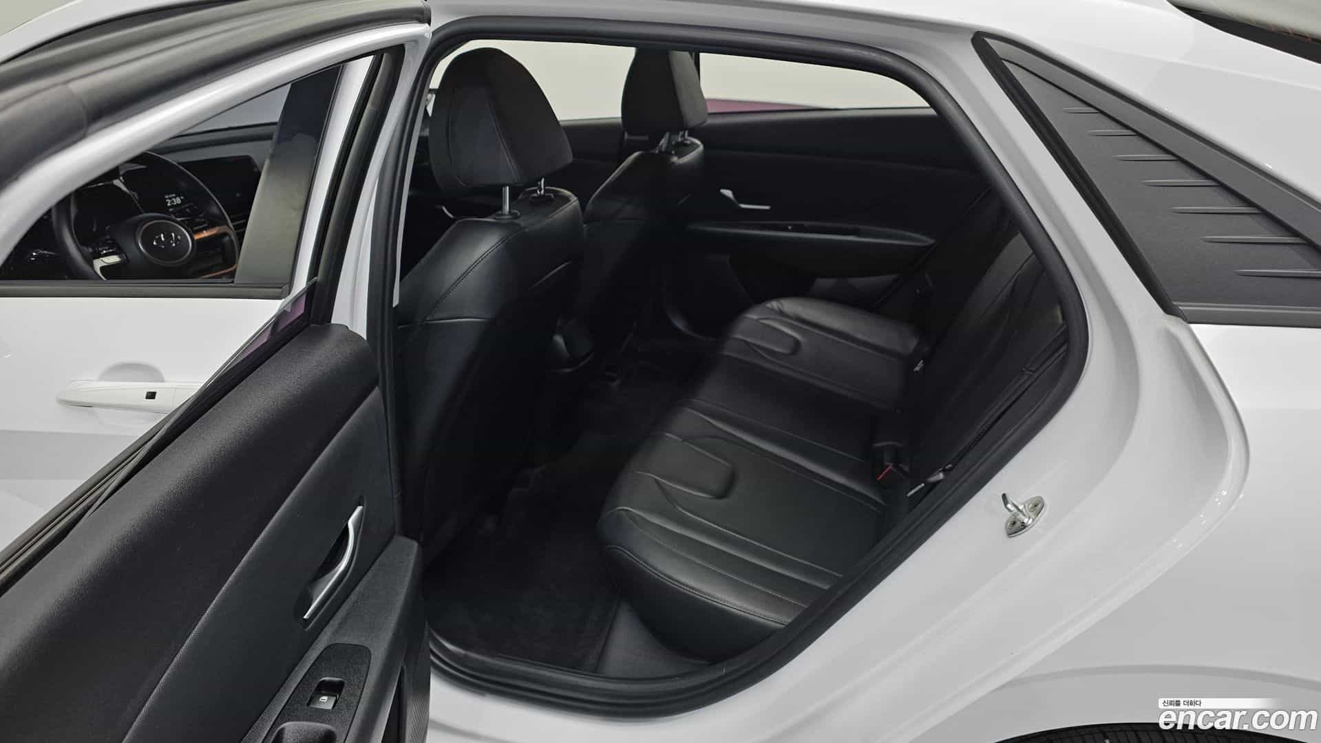 AVANTE Hyundai 2021.5-OPTION-016