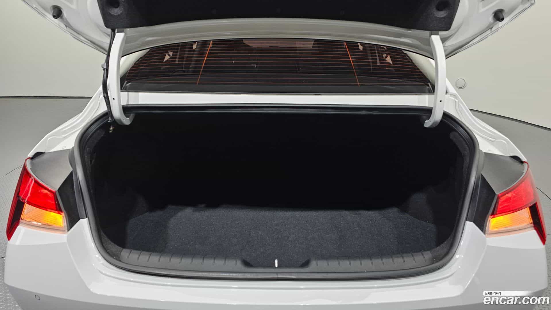 AVANTE Hyundai 2021.5-OPTION-019