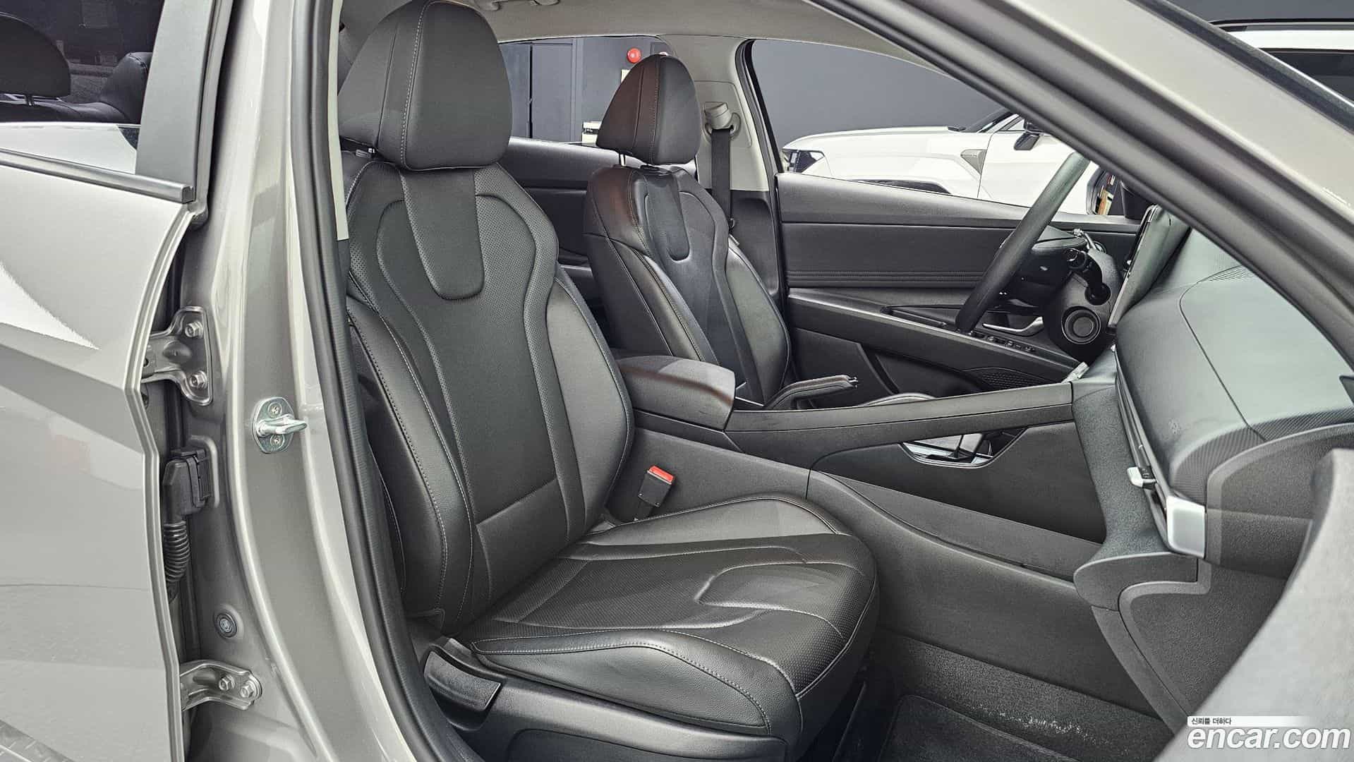 AVANTE Hyundai 2021.6-INNER-010