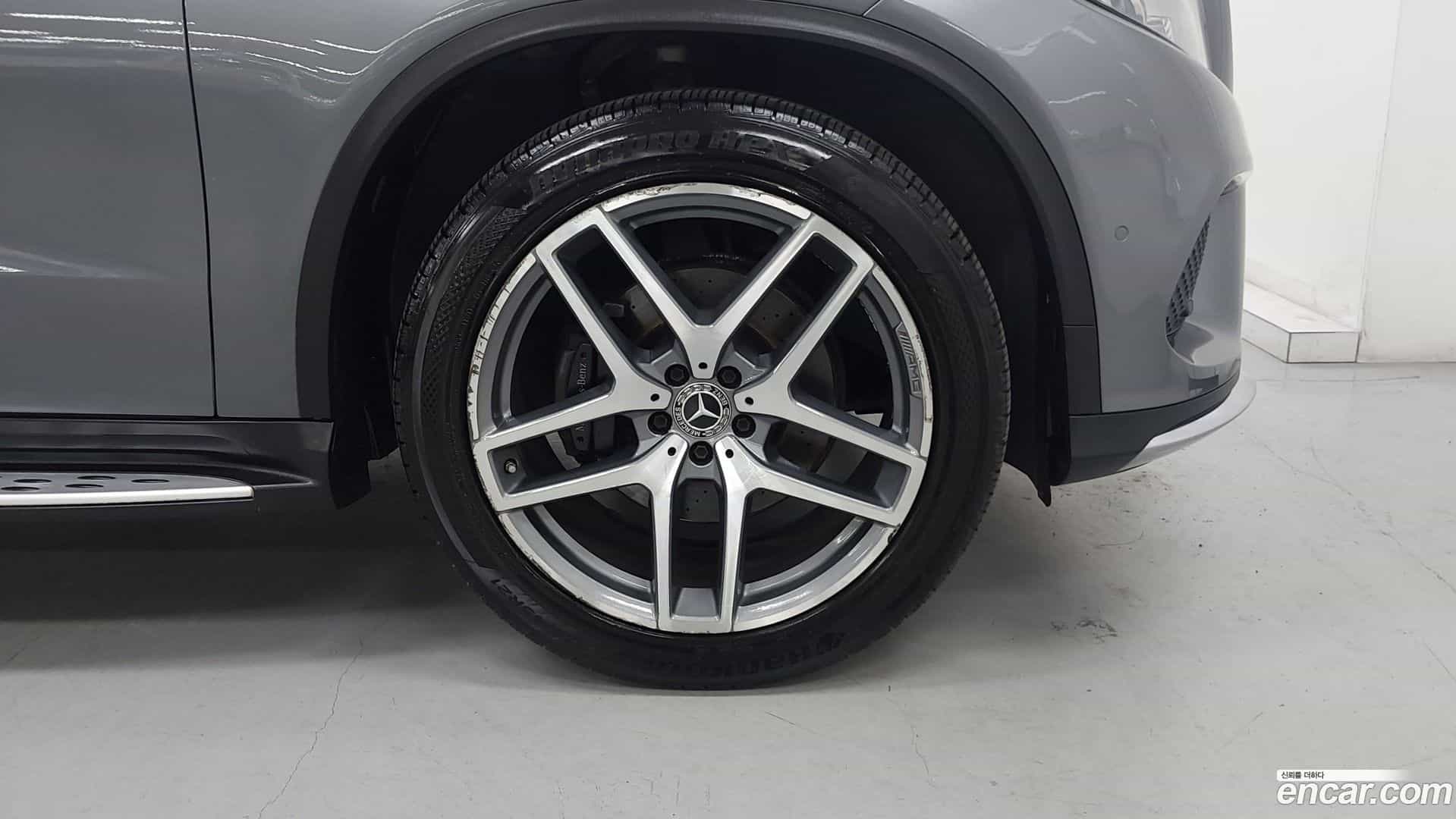 GLE-Class Mercedes-Benz 2018.4-OUTER-005