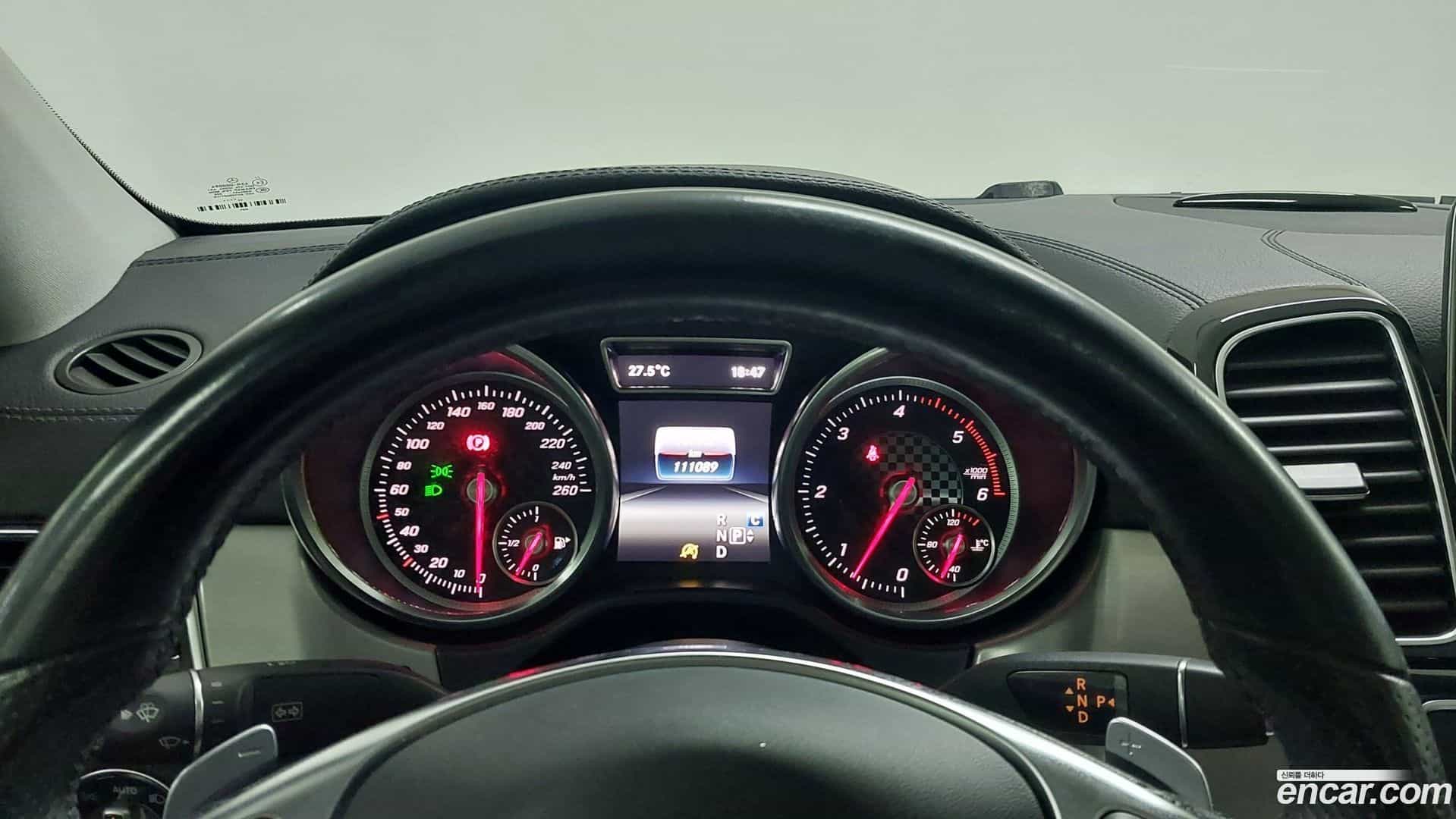 GLE-Class Mercedes-Benz 2018.4-INNER-008
