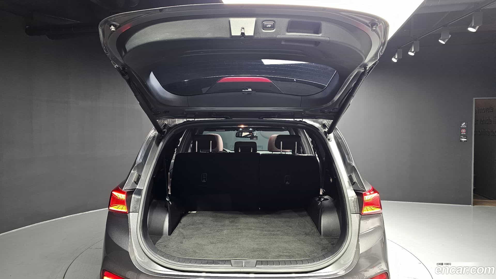 Santafe Hyundai 2019.6-OPTION-024