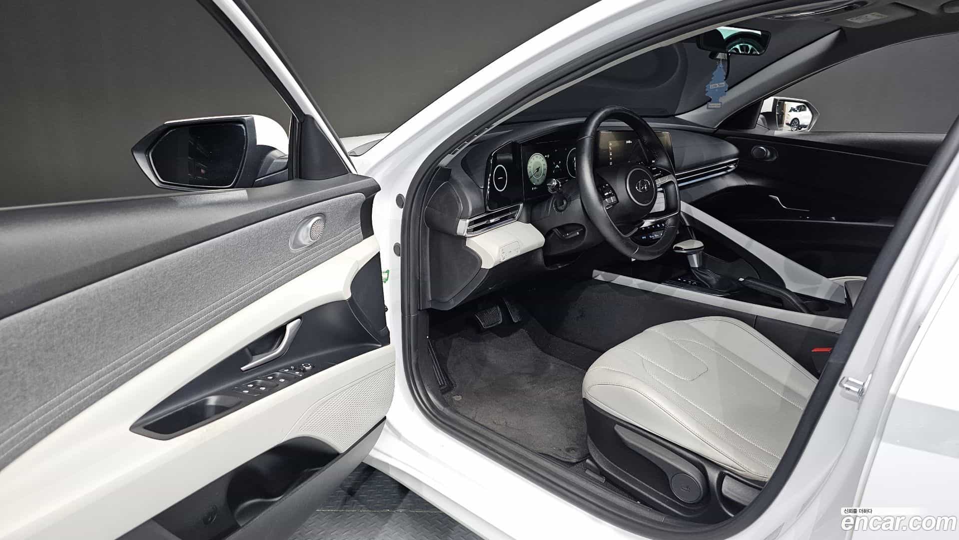 AVANTE Hyundai 2021.4-INNER-010