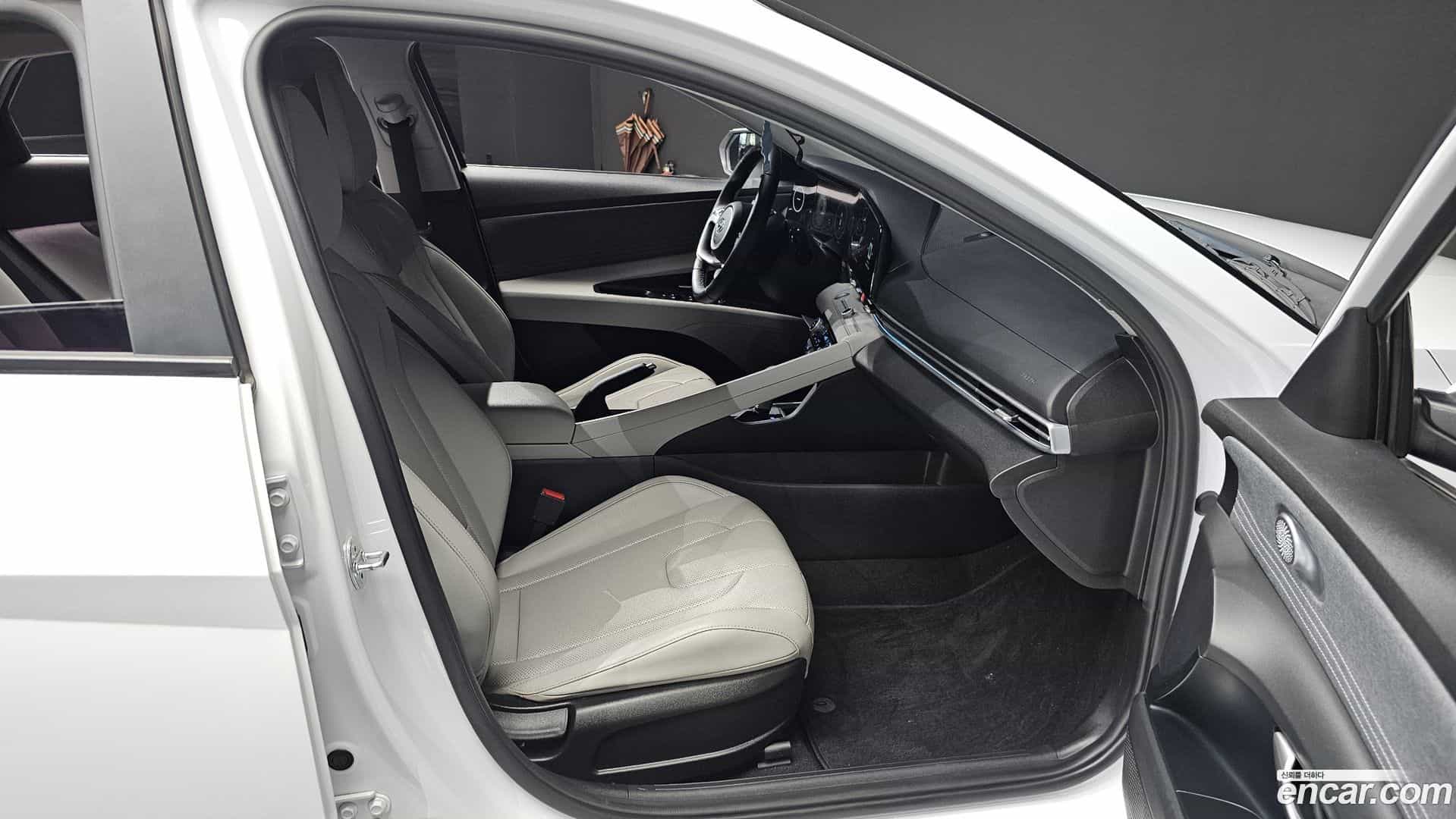 AVANTE Hyundai 2021.4-INNER-036
