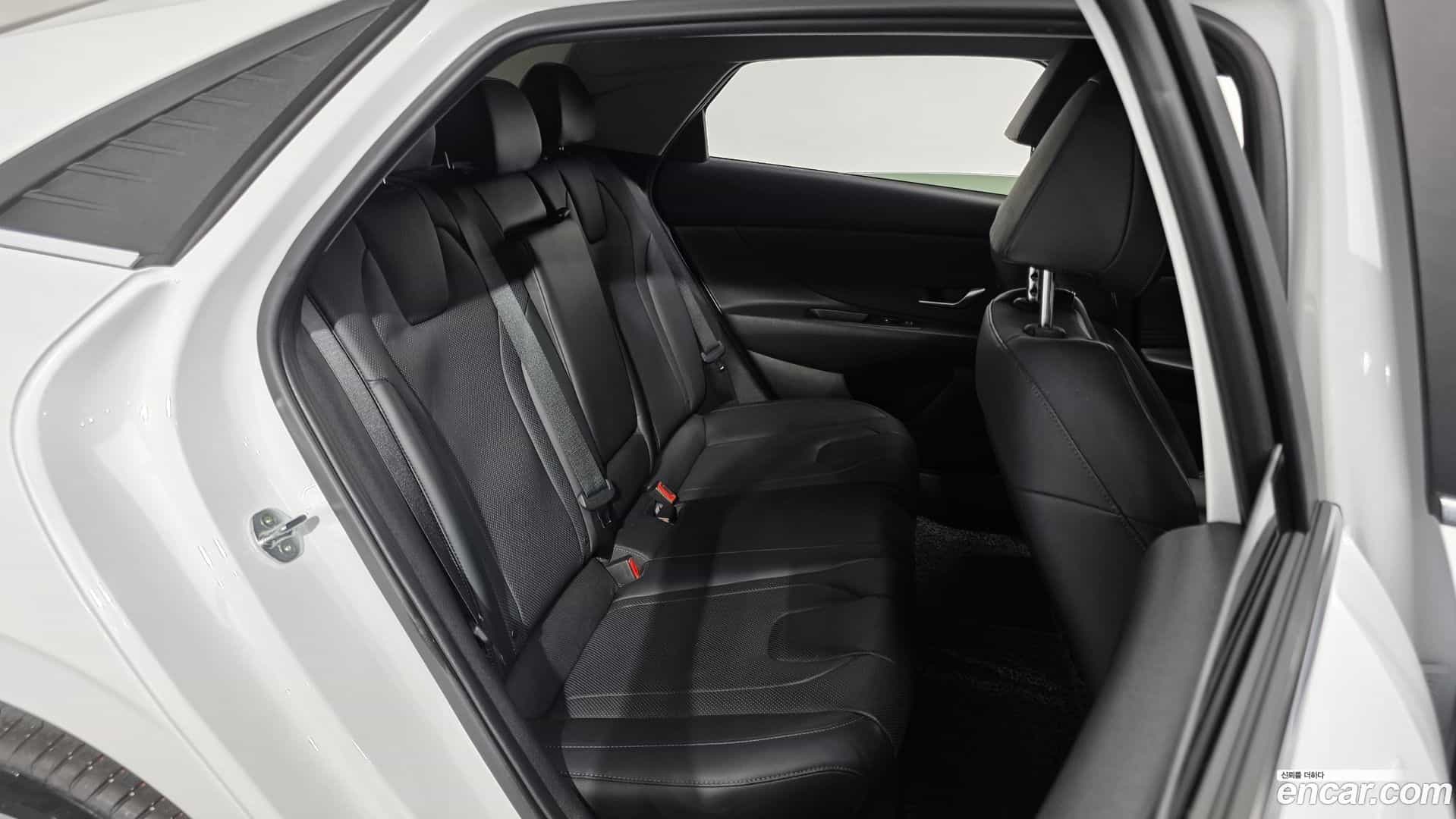 AVANTE Hyundai 2020.5-OPTION-015