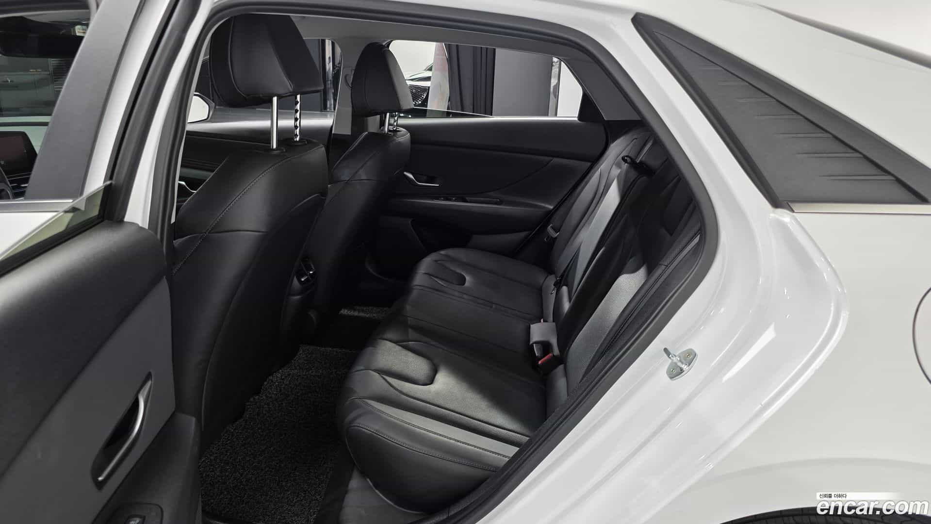 AVANTE Hyundai 2020.5-OPTION-016