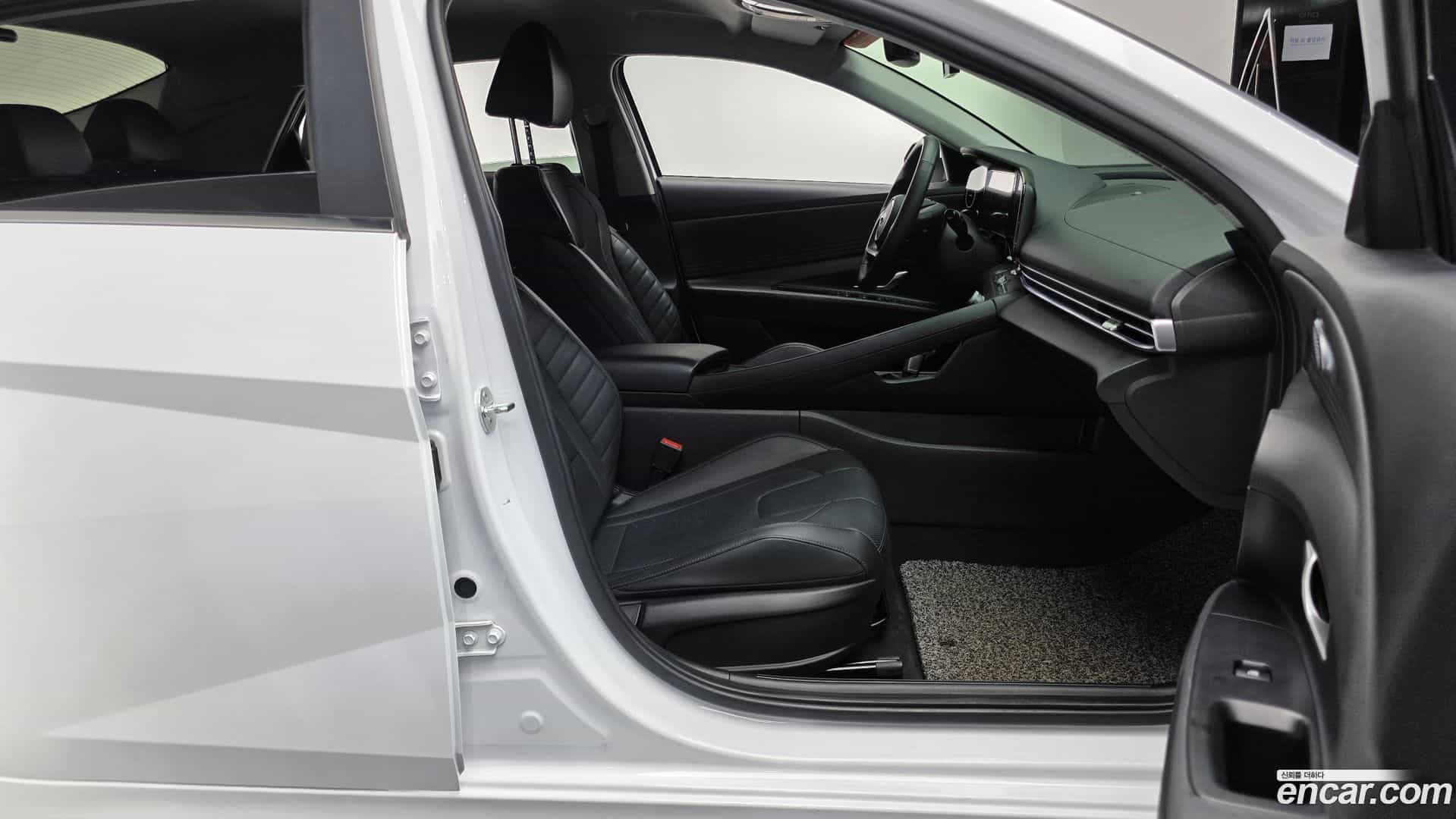 AVANTE Hyundai 2020.5-INNER-036
