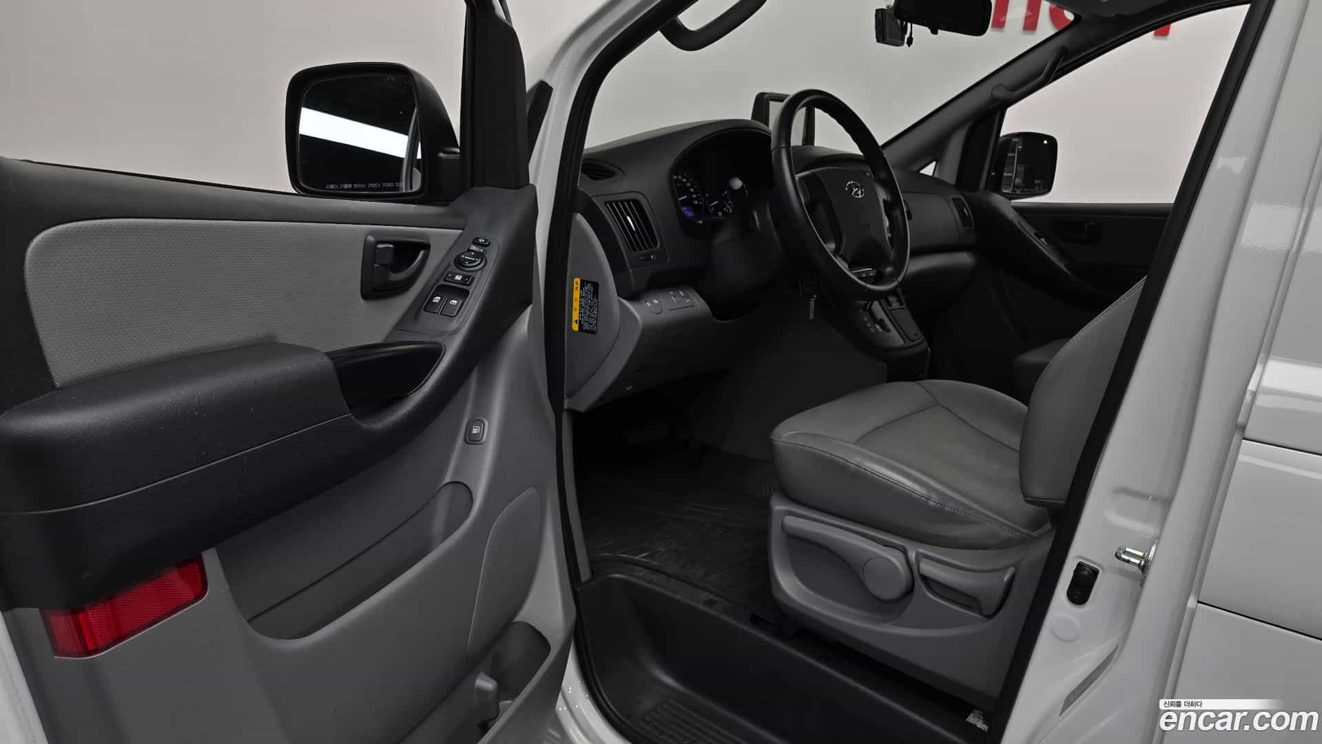 Starex Hyundai 2020.10-INNER-010