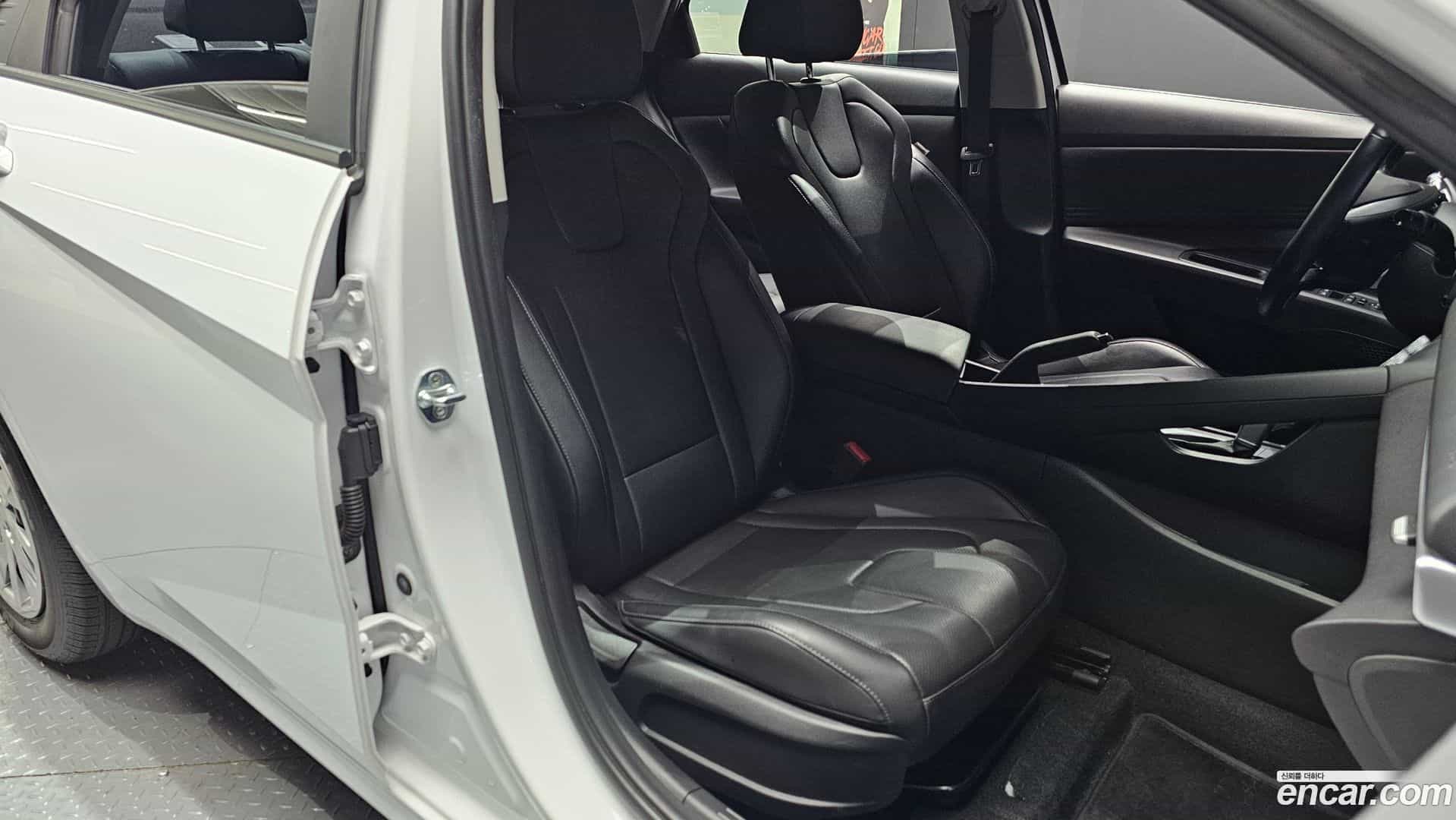 AVANTE Hyundai 2021.8-OPTION-015