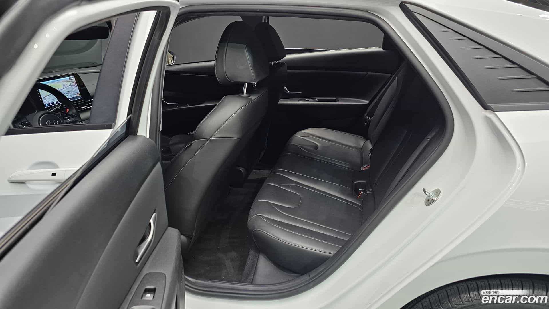 AVANTE Hyundai 2021.8-OPTION-016