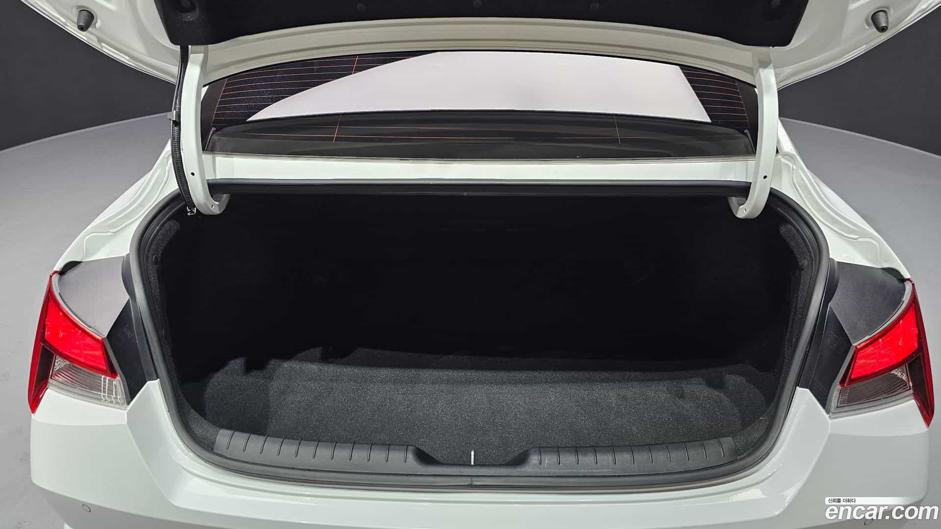 AVANTE Hyundai 2021.8-OPTION-024