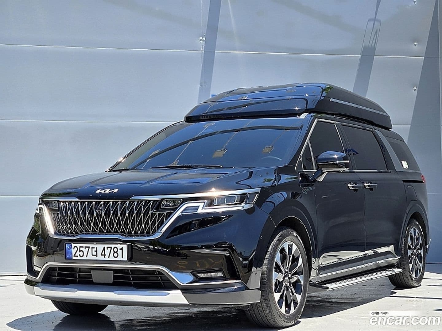 Main__Slider__Photo:Canival Kia 2023.8-0
