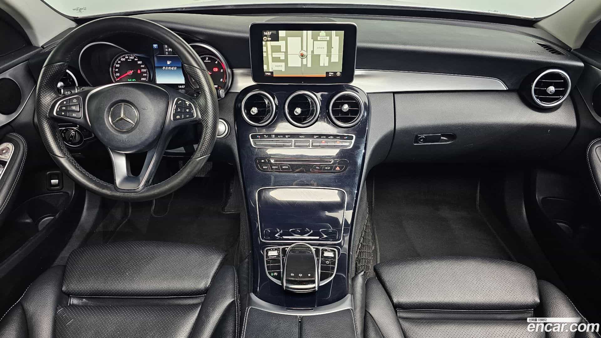 C-Class Mercedes-Benz 2016.4-INNER-007