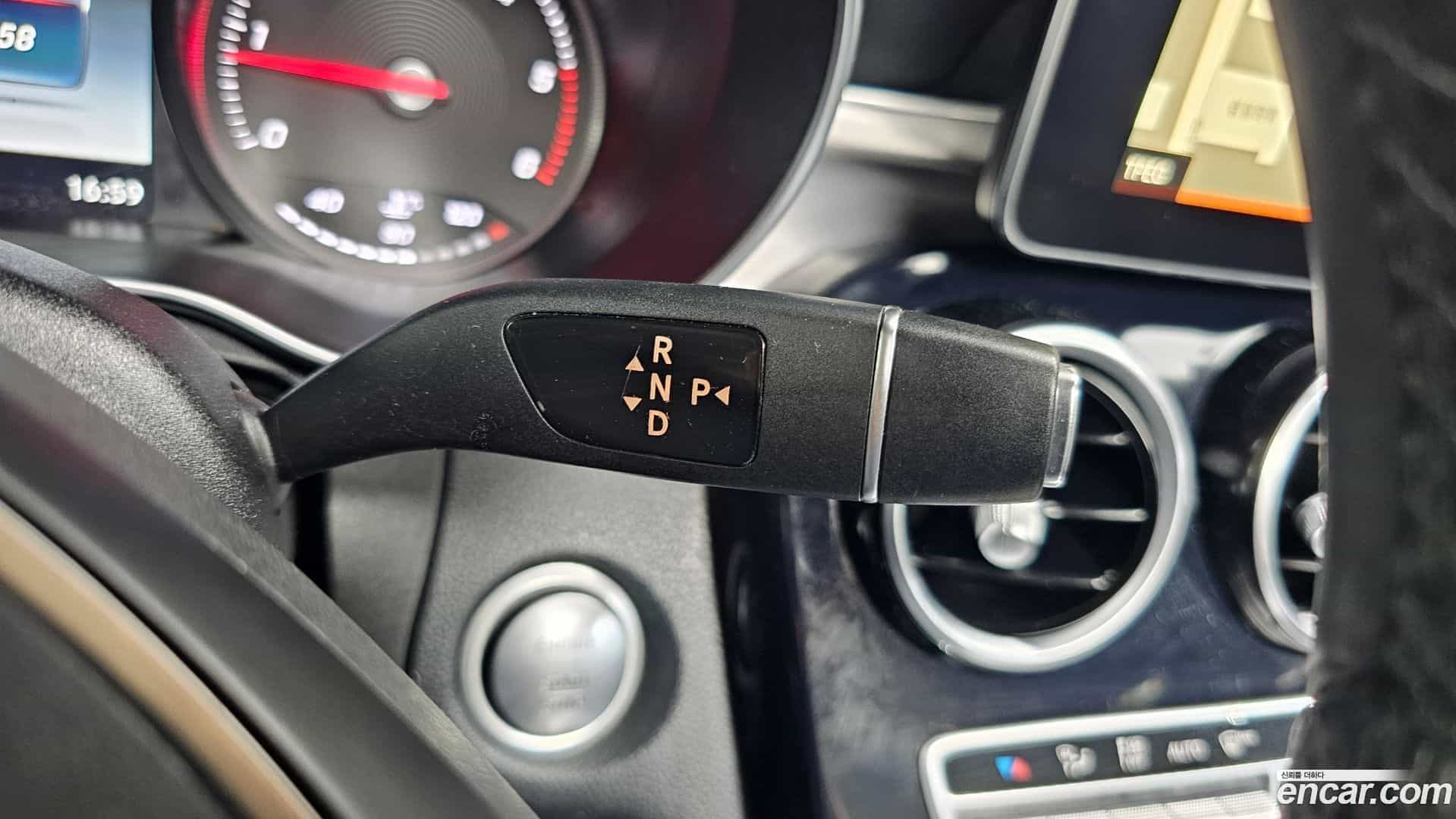 C-Class Mercedes-Benz 2016.4-INNER-009