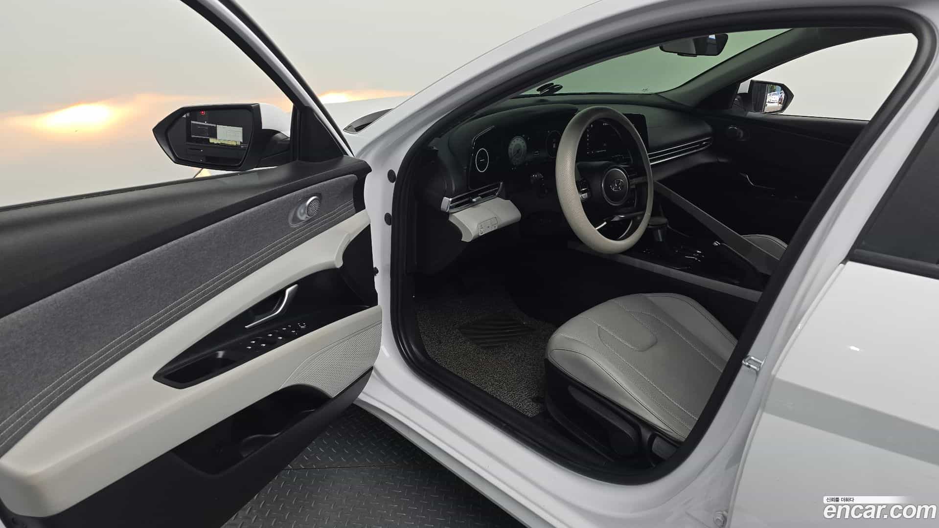 AVANTE Hyundai 2021.3-INNER-010
