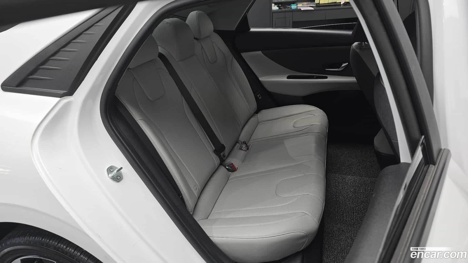 AVANTE Hyundai 2021.3-OPTION-015