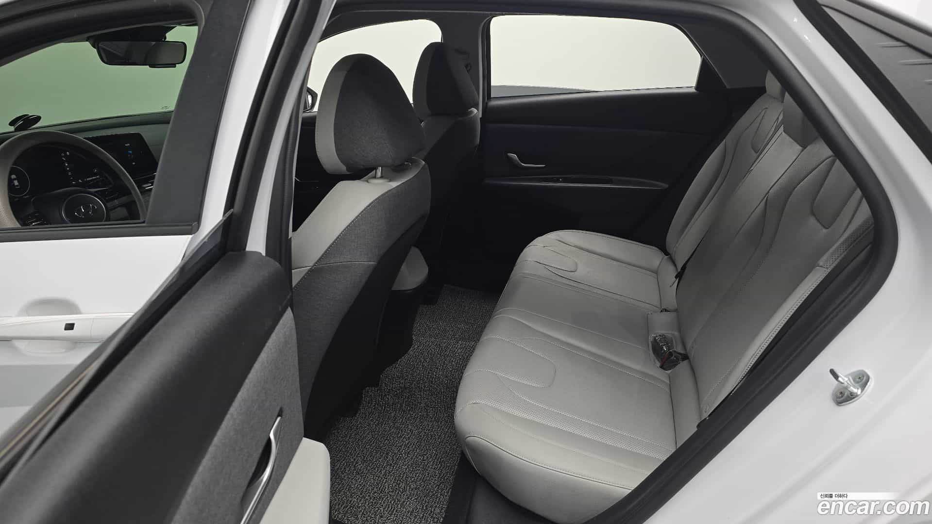 AVANTE Hyundai 2021.3-OPTION-016