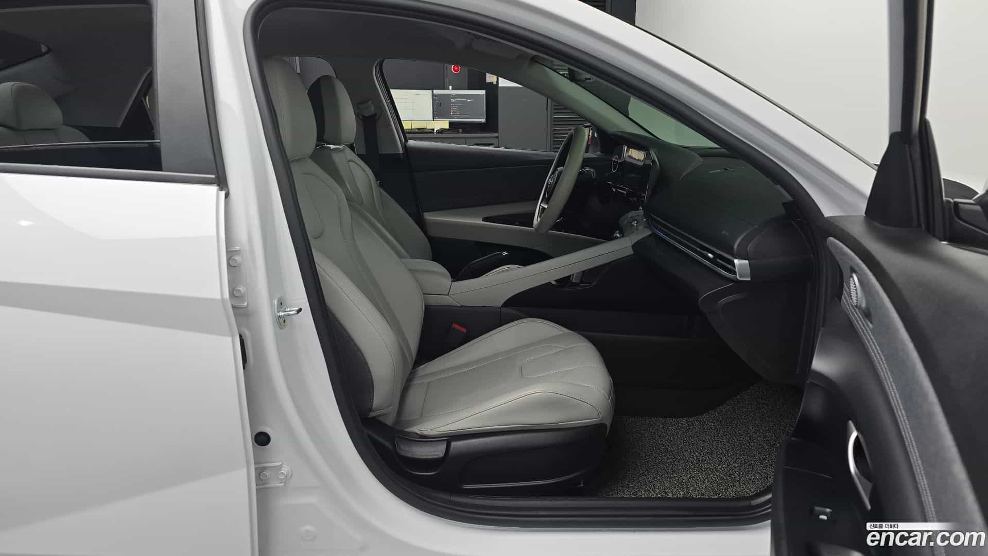 AVANTE Hyundai 2021.3-INNER-036