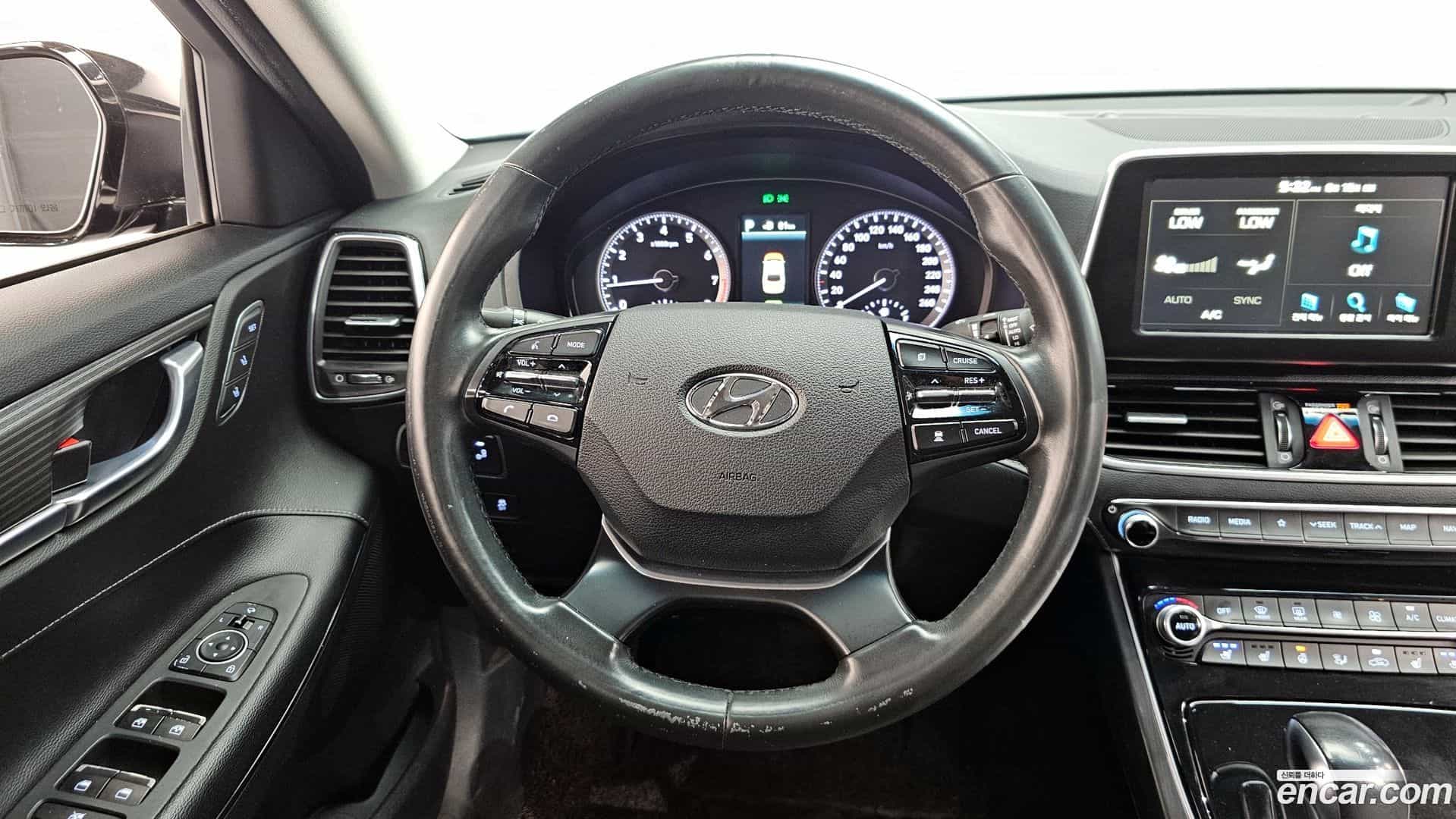 Grandeur Hyundai 2017.2-OPTION-017