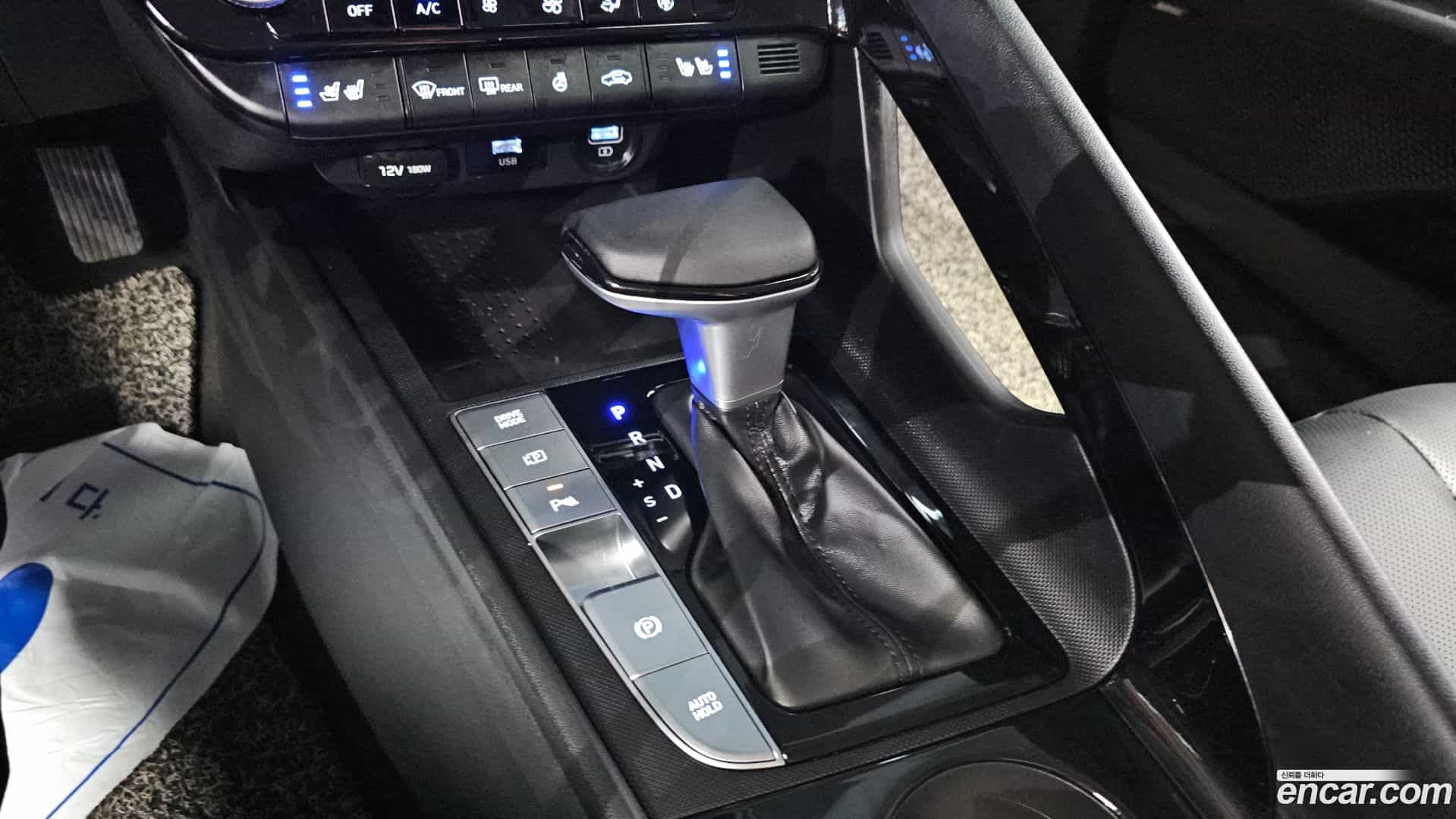 AVANTE Hyundai 2020.5-INNER-009