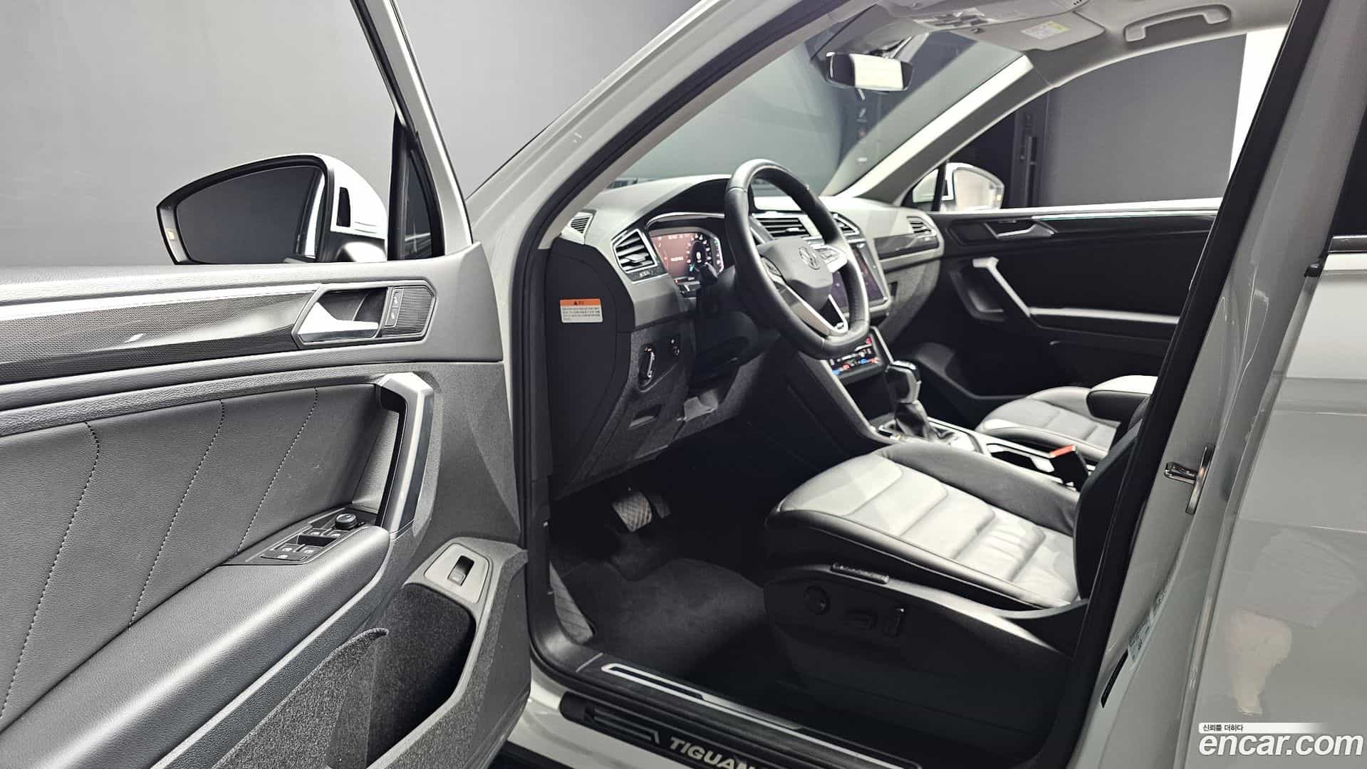 Tiguan Volkswagen 2022.9-INNER-010